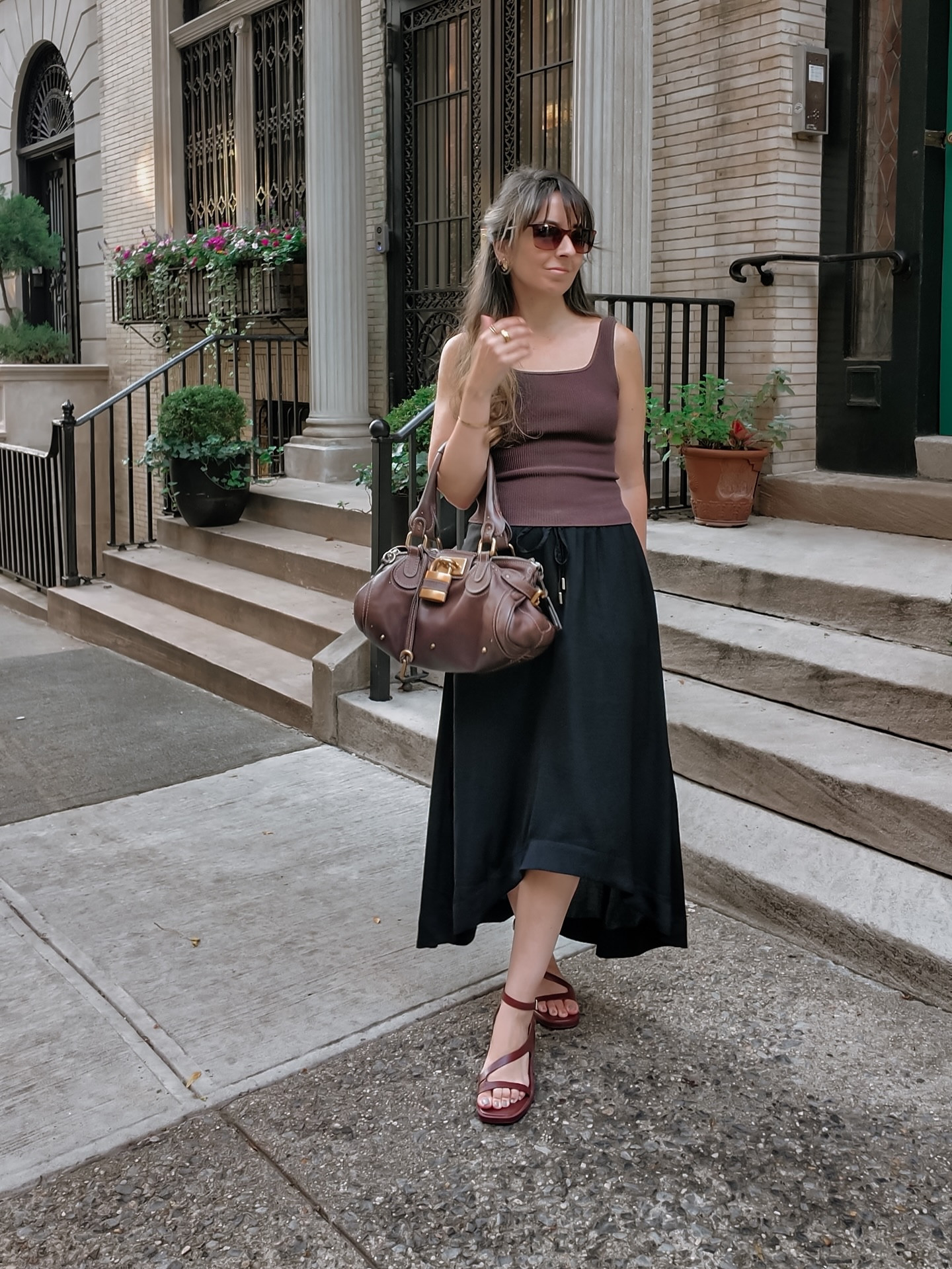 The “it” colors and “it” bag of the season 🍂🤎🖤

chloe paddington, vintage handbag, fall handbag trends, chocolate brown bag, brown outfit inspiration, fall weekend style, NYC fall outfit, transitional style 2025, quiet luxury handbags, fall color palette outfits, luxury handbags 2025, boho chic style