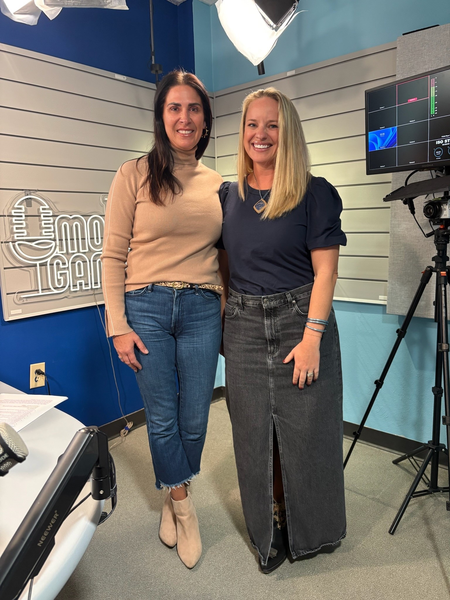 Outfits from episode 295!🙌

Podcast recording, black cowboy boots, black denim maxi skirt, tan turtle neck, tan heel booties, leopard print belt, Emily Jones McCoy, Julie Dobbs, The Mom Game Pod

#LTKOver40 #LTKWorkwear #LTKStyleTip
