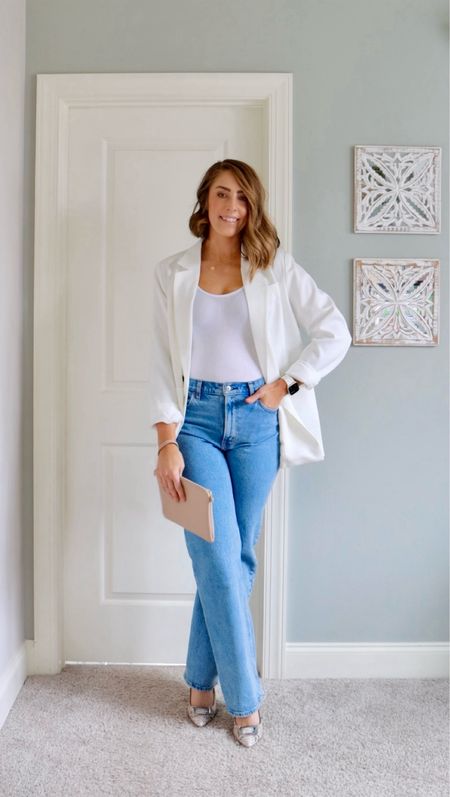 Check out this lighter professional and casual outfit for work or play! 

White blazer, oversized blazer, white bodysuit, Apple Watch, Abercrombie denim, Abercrombie jeans, Spring trends, new denim, work outfit, snake skin heels, wristlet, pointed toe heels, tall women fashion, tall girl fashion, tall jeans for women

Blazer - large
Bodysuit - medium 
Denim - 29 long
Shoes - 11

#LTKStyleTip #LTKWorkwear #LTKFindsUnder100