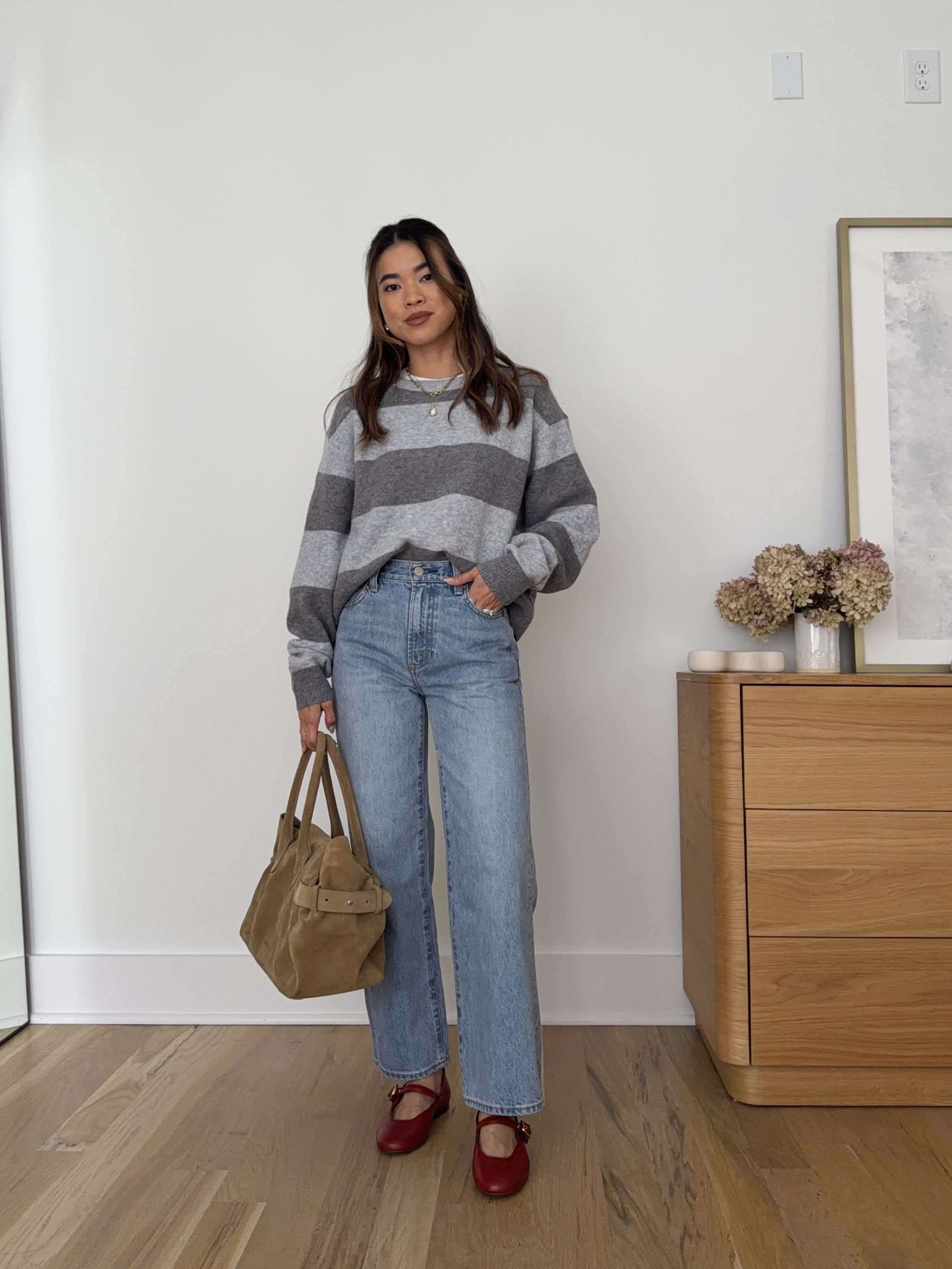 Fall outfit inspo. The coziest sweater from @Aritzia!

Sizing info:
-Aritzia Outpost Sweater (Size small in hthr chrm/ hthr dk gry)
-Aritzia Denim Forum The Farrah Hi-Rise Wide Ankle Jean (Size 23 in 7 Years Bleu Taboo) 
-Aritzia HomeStretch Smooth Tune T-Shirt (Size Small in White) 

Aritzia best sellers, best pieces from Aritzia for petite, Aritzia denim for petite, what pants from Aritzia will fit if youre petite, Petite style guide, how to dress if you’re petite, Petite style, petite fashion, mom outfit, mom style, petite pants, petite outfit ideas, petite outfits, best pants for petite, petite denim, fall style, fall outfits, autumn outfit, vacation outfits, Aritzia denim for petite, Aritzia try on, fall sweater, aritzia sweaters

#LTKootd #LTKSeasonal #LTKPetite