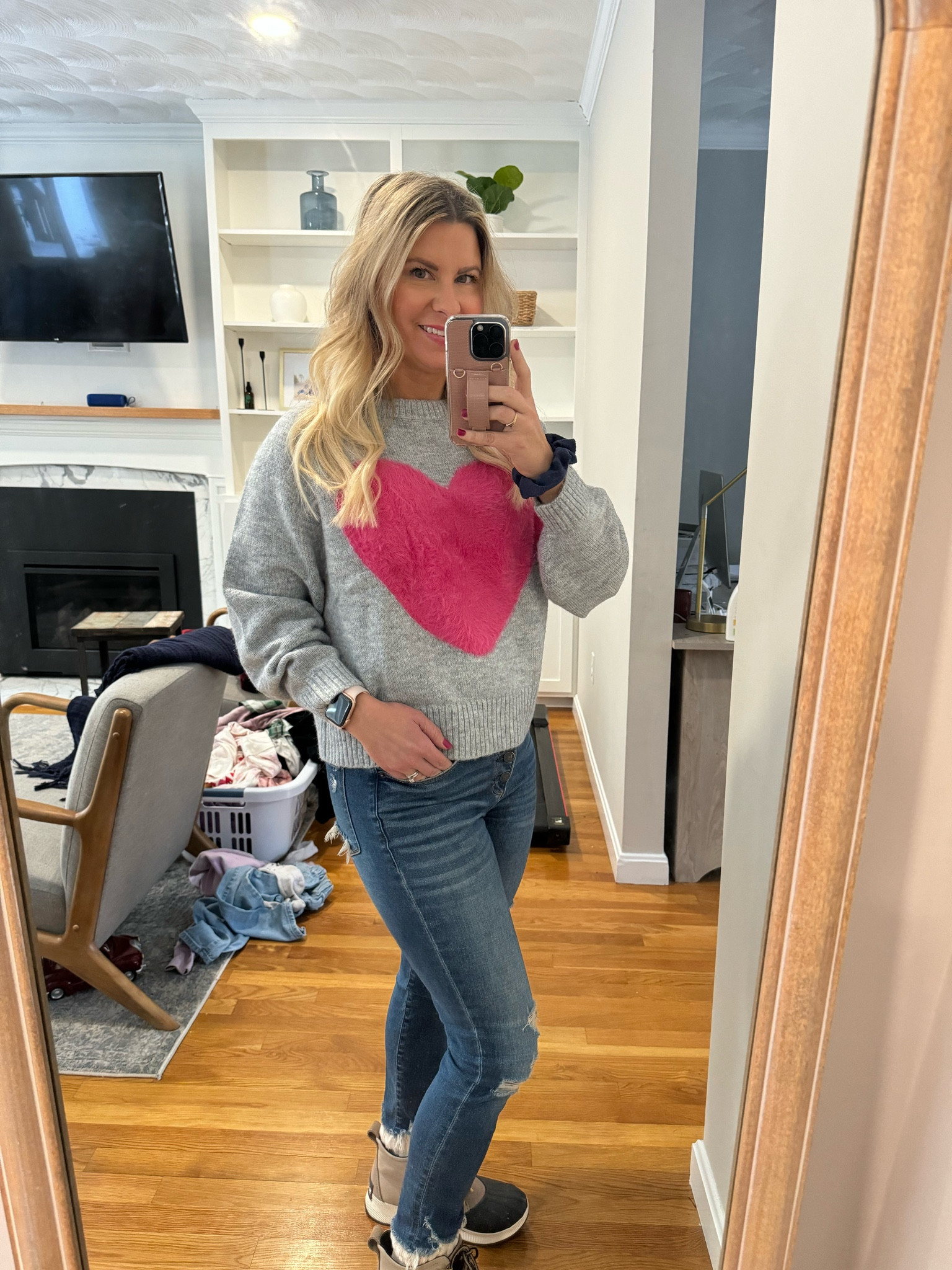 Pretty pink heart sweater for Valentine’s Day!

#LTKSeasonal