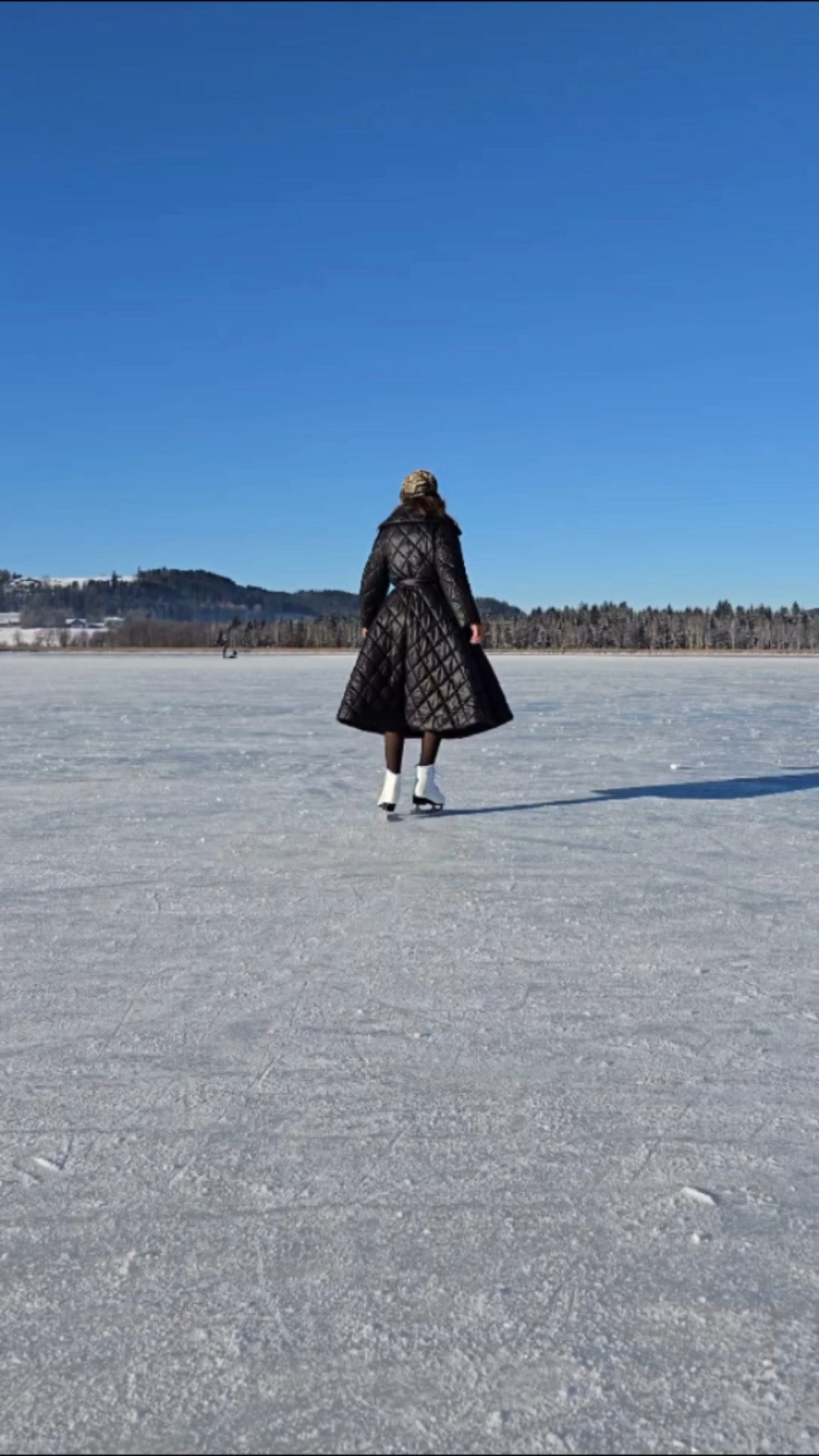 My vintage ice skating outfit 

#LTKeurope #LTKvintage #LTKwinter