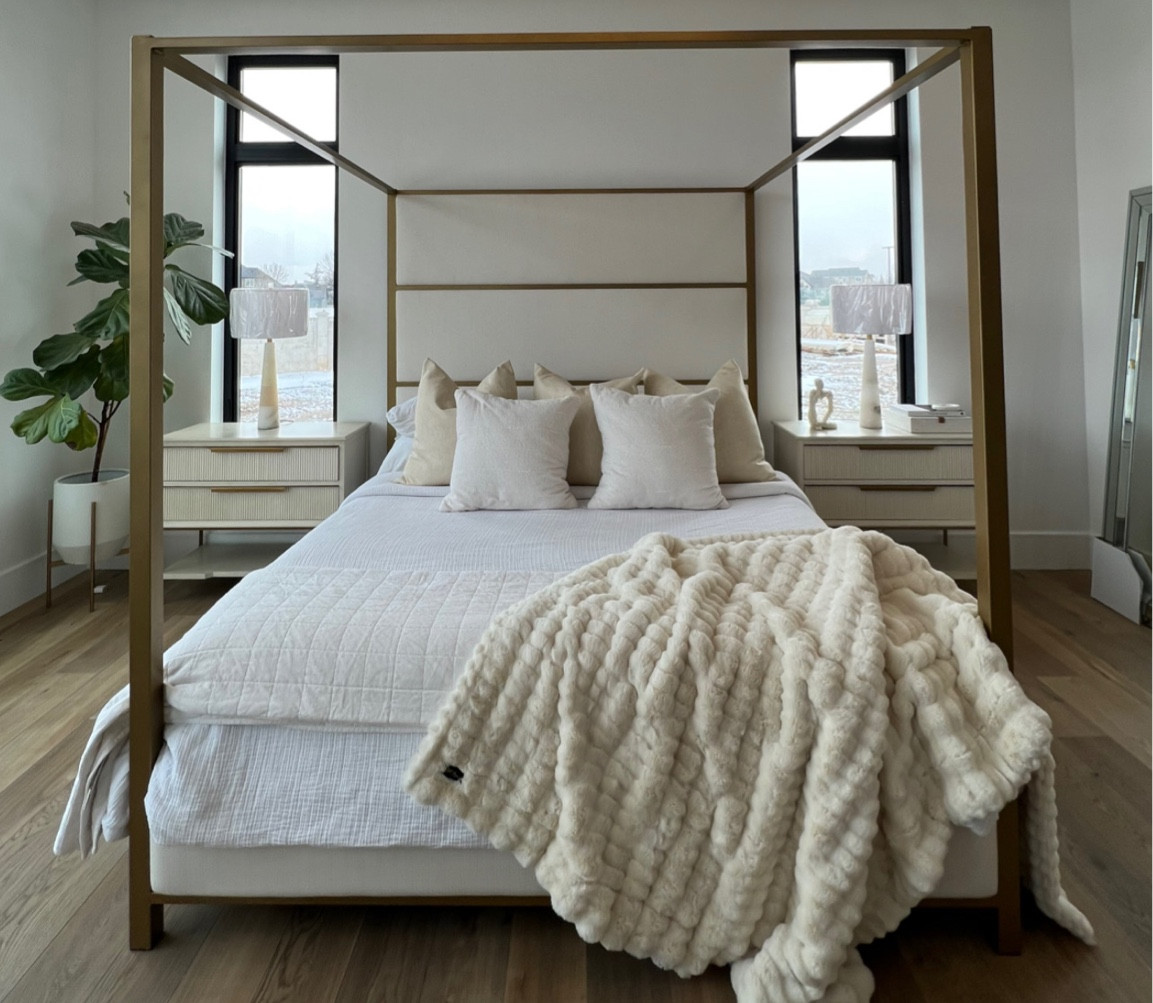 Nightstands, lamps, pillows 