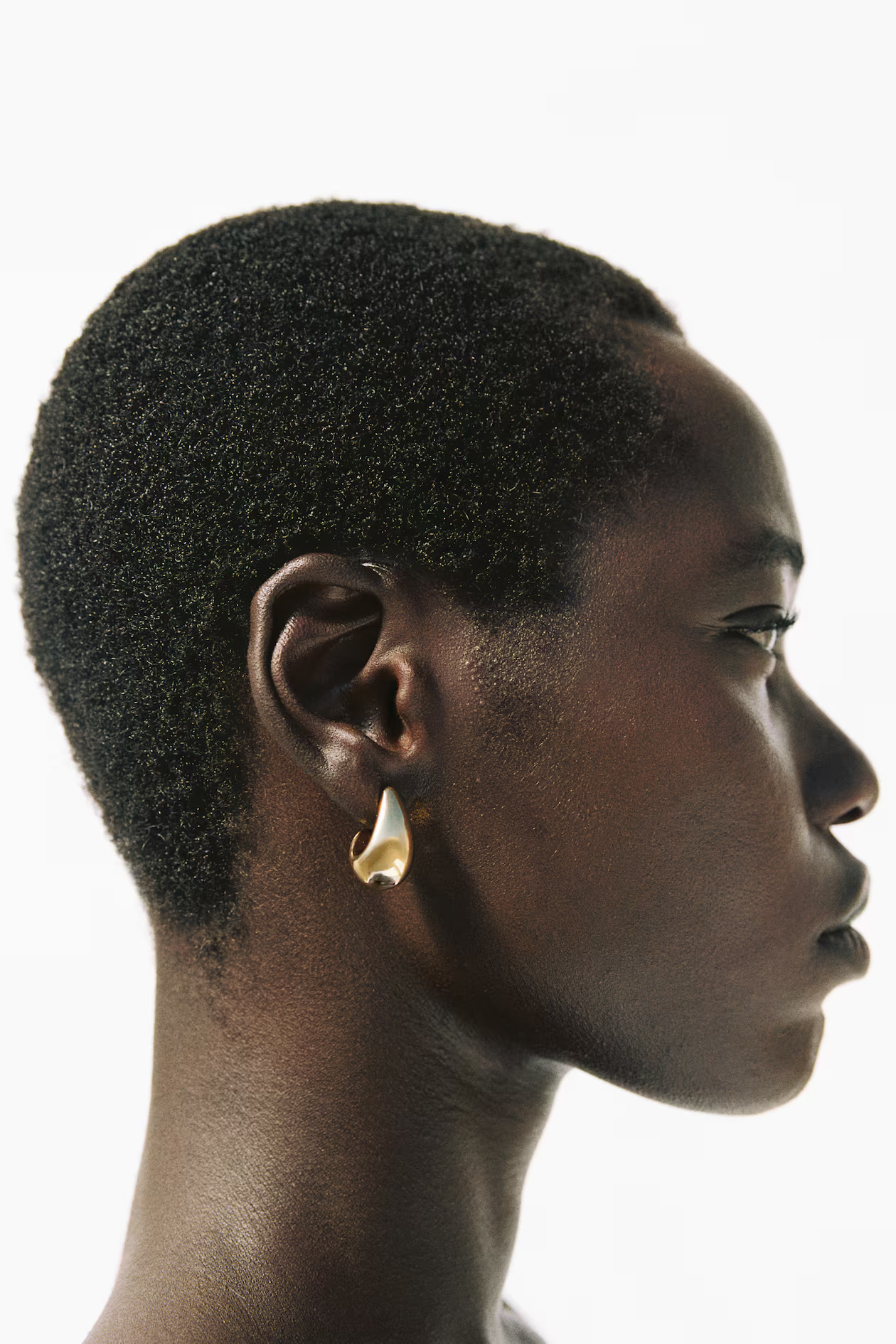 Gold-plated dome earrings - Gold-coloured - Ladies | H&M GB | H&M (UK, MY, IN, SG, PH, TW, HK)