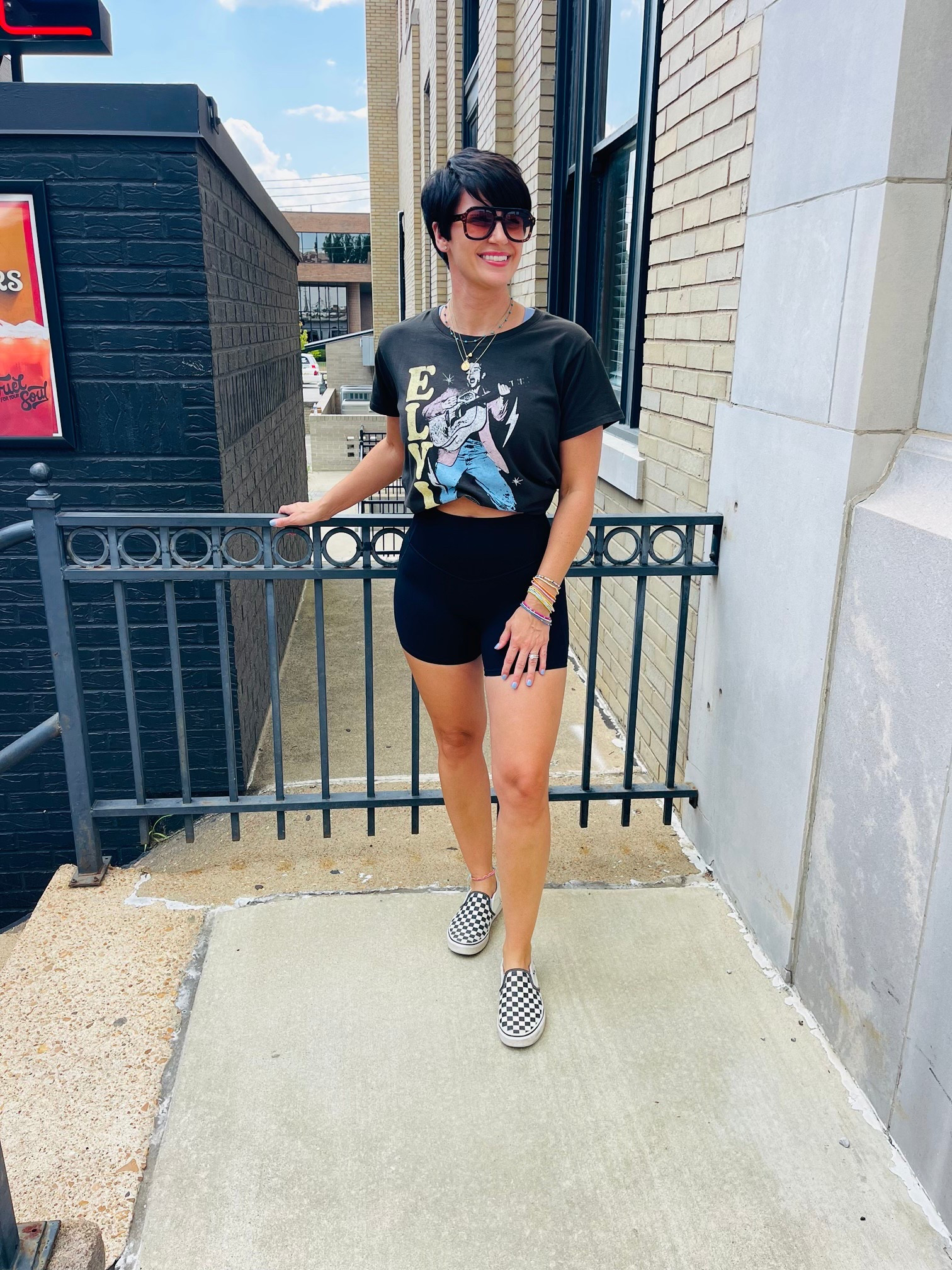 Halara leggings are hands down my favorite, so when I saw they had biker shorts, I had to grab a pair! 🙌🏻 They fit just like the leggings and give you that same snatched feel. So flattering and comfy! I'm wearing the 5-inch style here, but they also come in 3, 7, and 9 inches. So good! 🔥

#LTKActive #LTKU