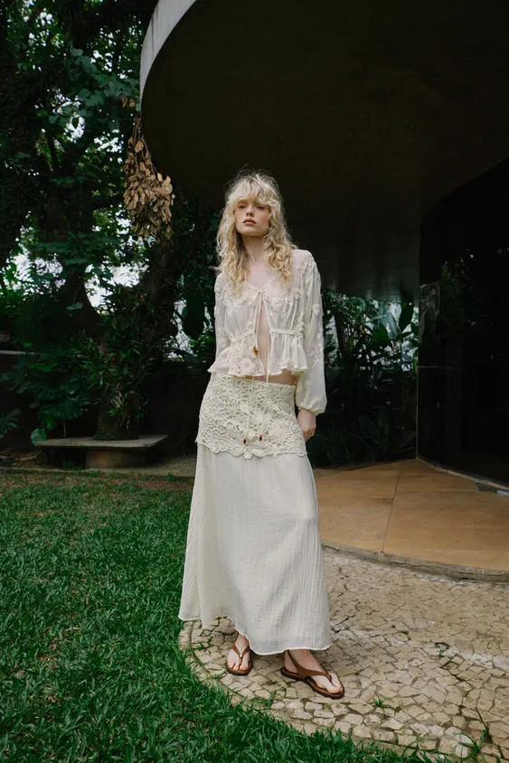 BLOUSE SEMI-TRANSPARENTE BRODÉE | Zara US