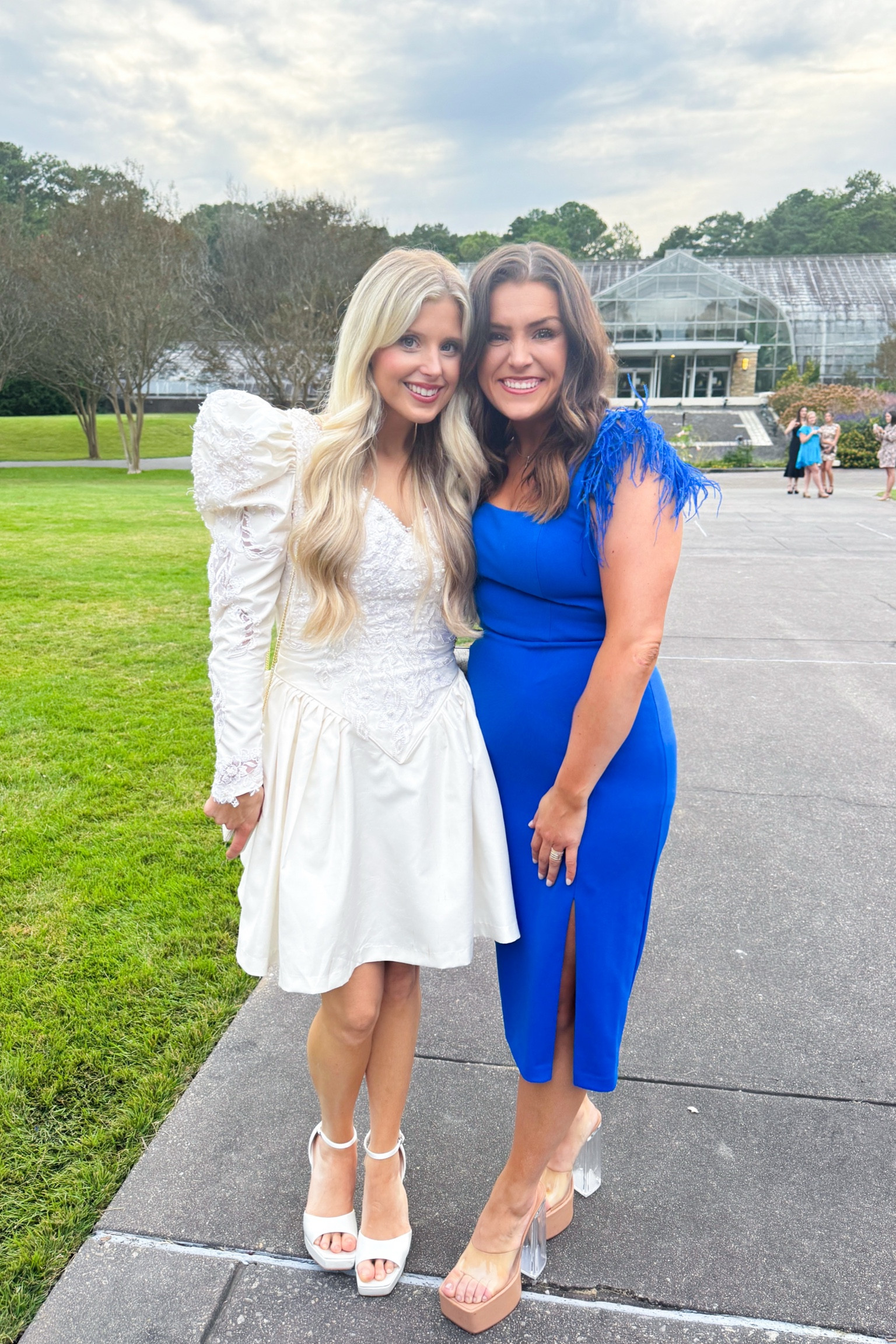 Rehearsal Dinner Dress 💙

Rehearsal dinner, rehearsal dinner dress, dress, wedding guest dress, wedding, wedding guest, midi dress, bridal dress, brides, bride to be, feather dress, fall wedding, fall wedding dresses

#LTKParties #LTKShoeCrush #LTKWedding