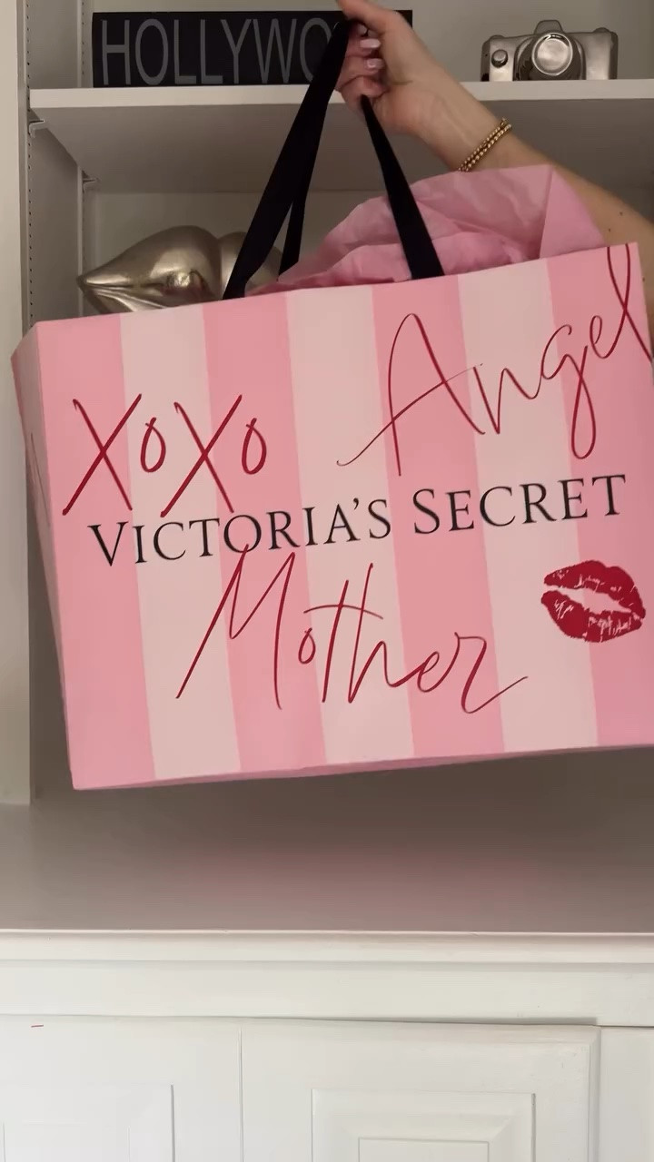 Mother’s Day’ gifts by @victoriassecret 🩷 #vspartner #unboxing #wardrobeessentials #undergarments #victoriassecret