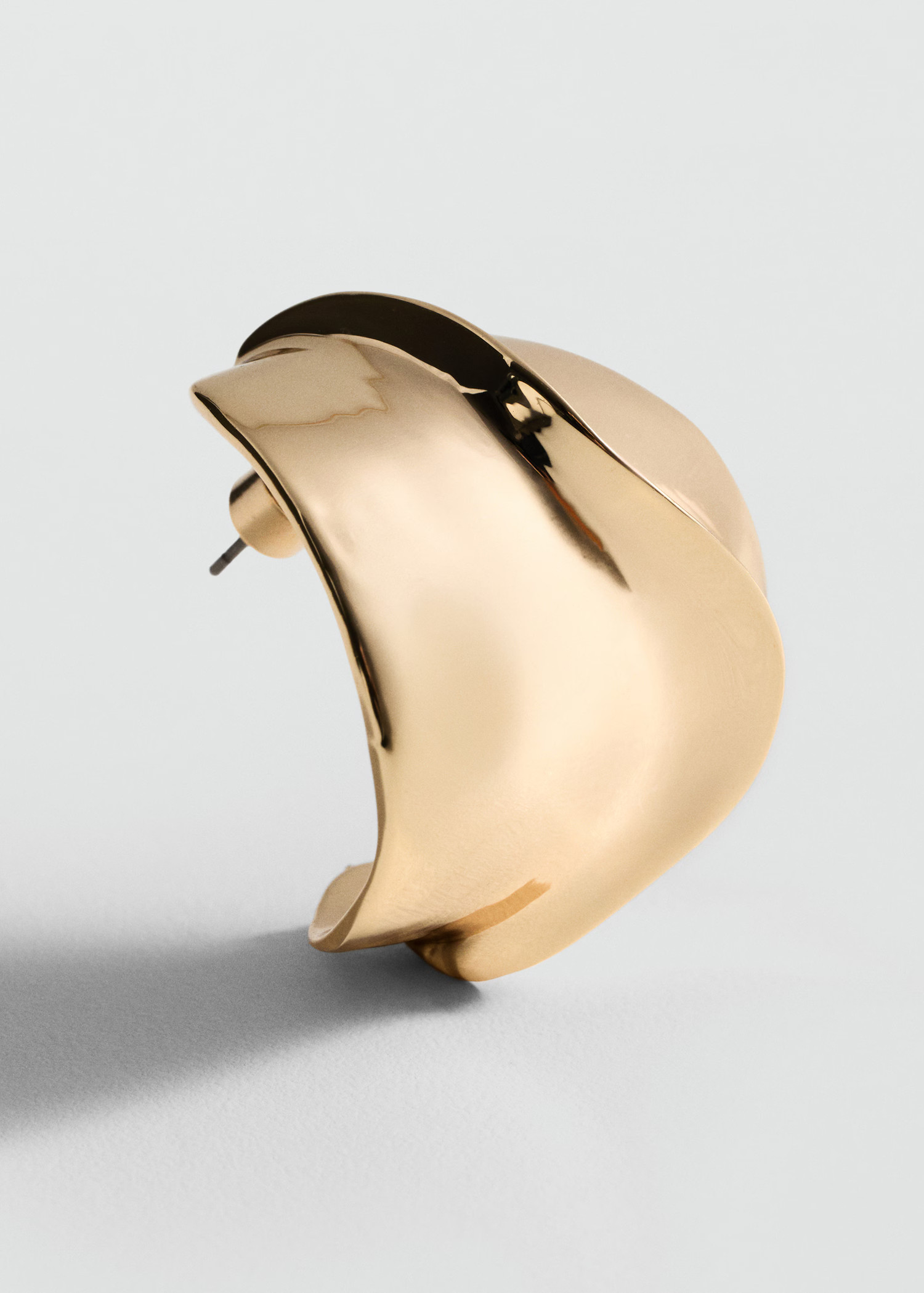 Volume relief earrings - Women | MANGO United Kingdom | MANGO (UK)