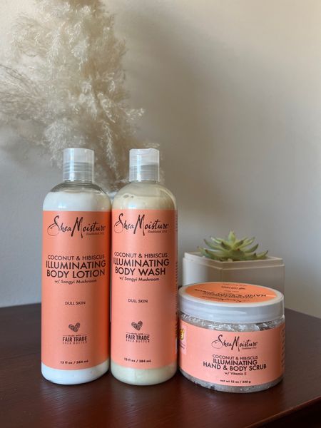The change in weather means an update to the body skincare routine. Using @sheamoisture Coconut and Hibiscus Illuminating line to get the job done! Shop the line below #target #targetpartner #targetstyle #sheamoisturepartner