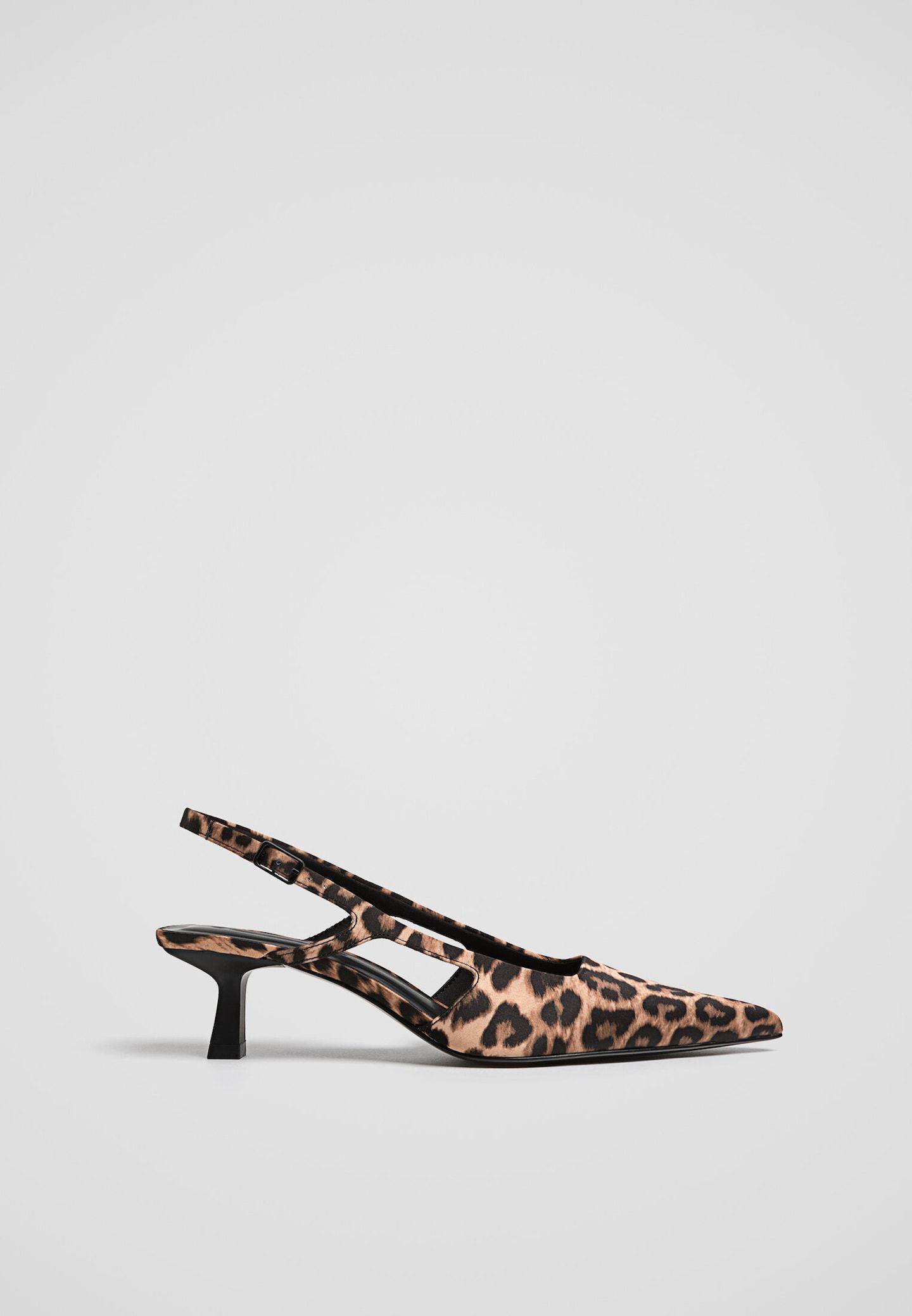 Schuhe mit Kitten-Absatz und Leopardenprint | Stradivarius DE