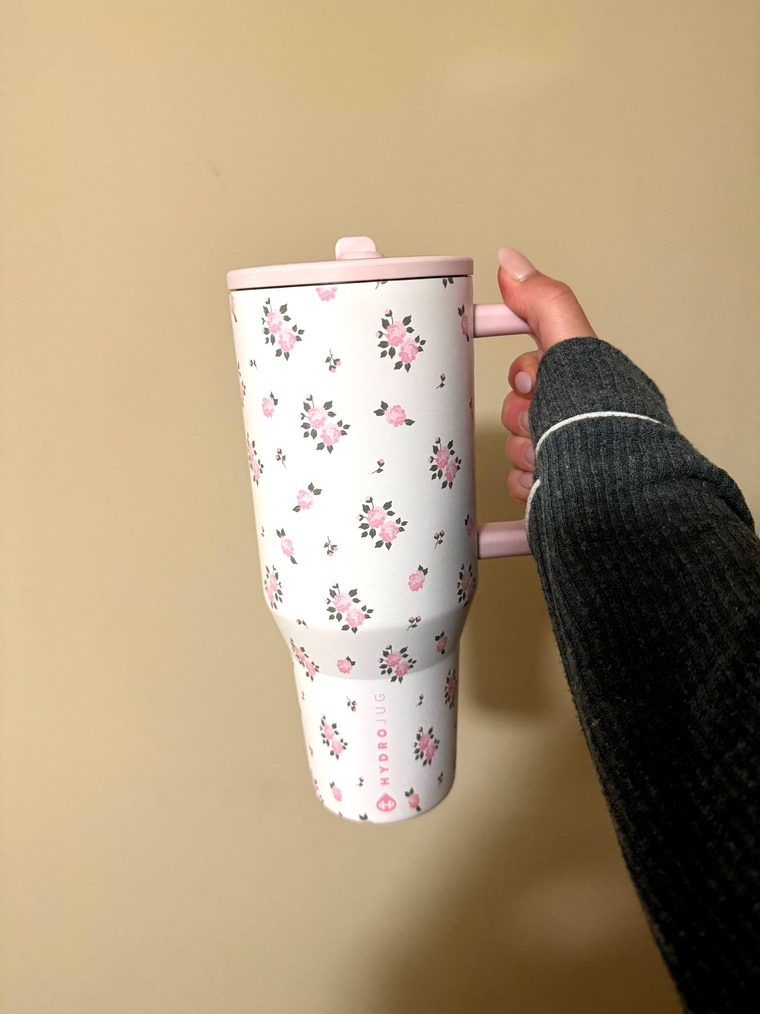 Obsessed with my new bottle from @HydroJug 

Waters bottle, tumbler, floral cup

#LTKSeasonal #LTKselfcare #LTKActive