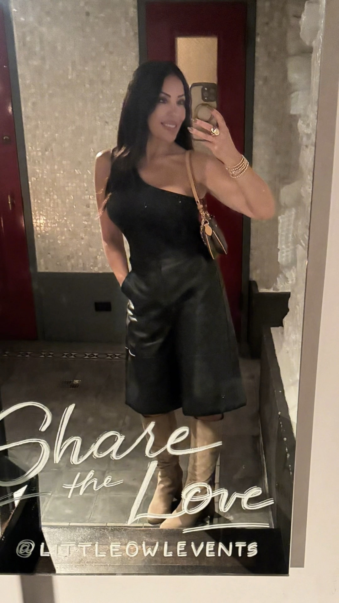 Because all of NYC didn’t get to see my cute, and affordable, outfit I wore last night. 🤭🗽❤️#ootd #nycfashion