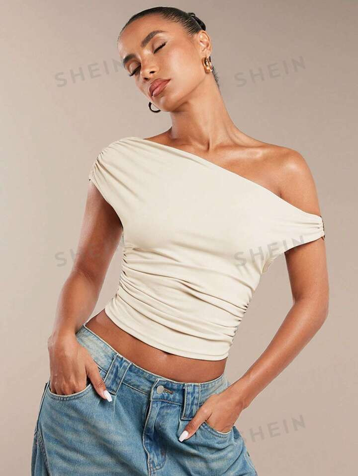 SHEIN BAE Women's Solid Color Ruched Asymmetric Oblique-Shoulder Top, Summer4.88(1000+) | SHEIN