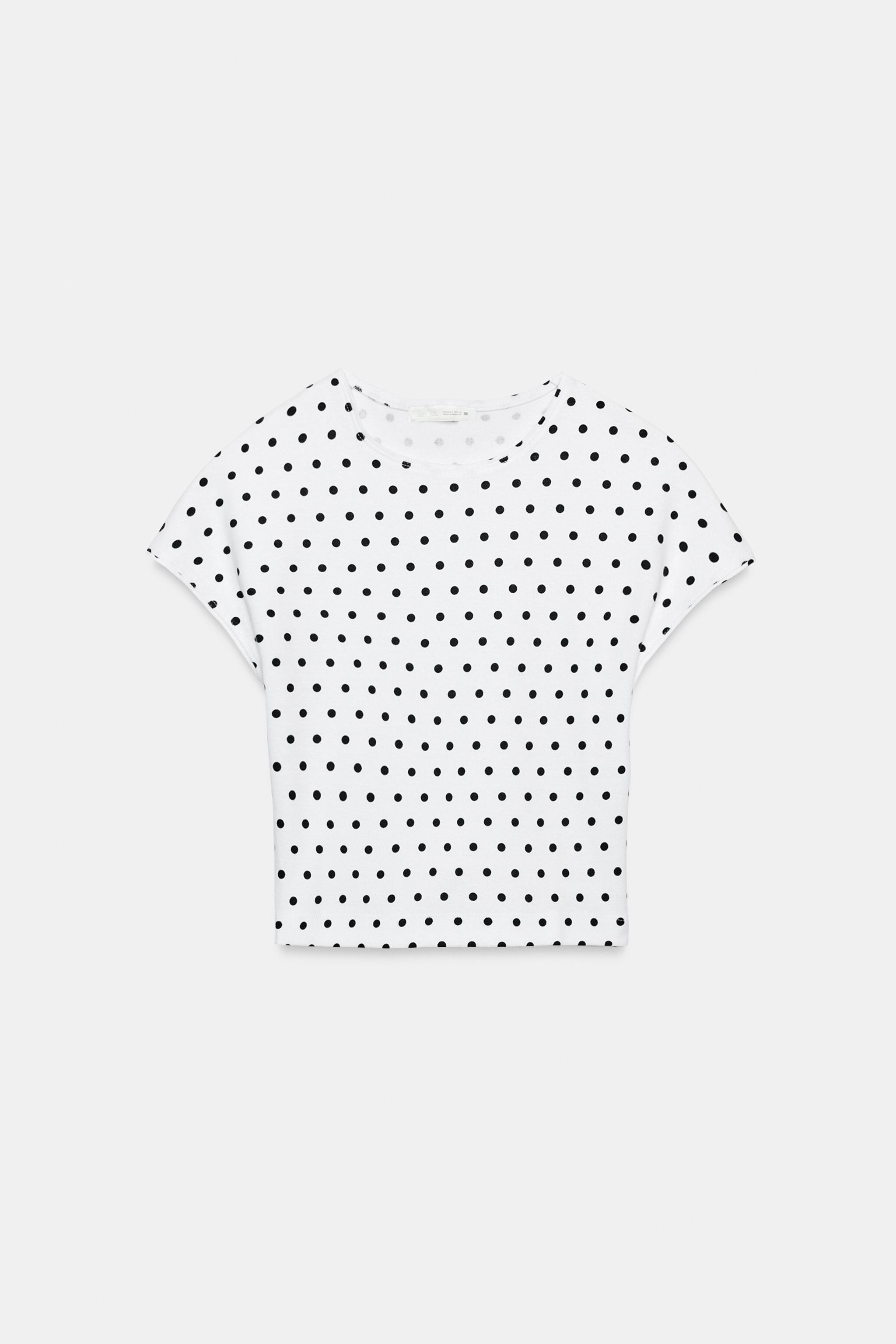 SLIM FIT - ROUND NECK - CROPPED - SHORT SLEEVET-shirt made of cotton yarn. Round neck and short s... | Zara US