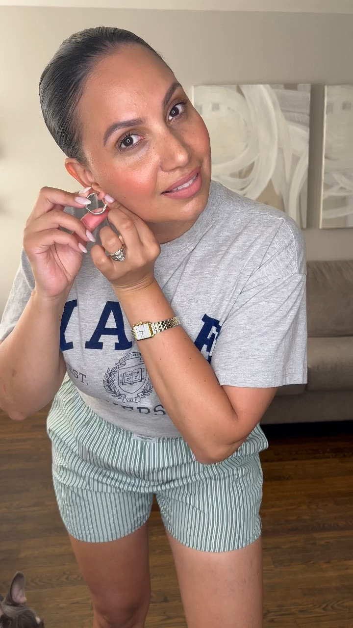 Oversized Graphic T-Shirt with boxer shorts outfit 💚

Loving the boxer shorts trend! Pair it with your favorite graphic t-shirt for an everyday Summer outfit to keep cool and stylish. 

Amazon shorts 



#LTKVideo #LTKstyletip #LTKfindsunder50