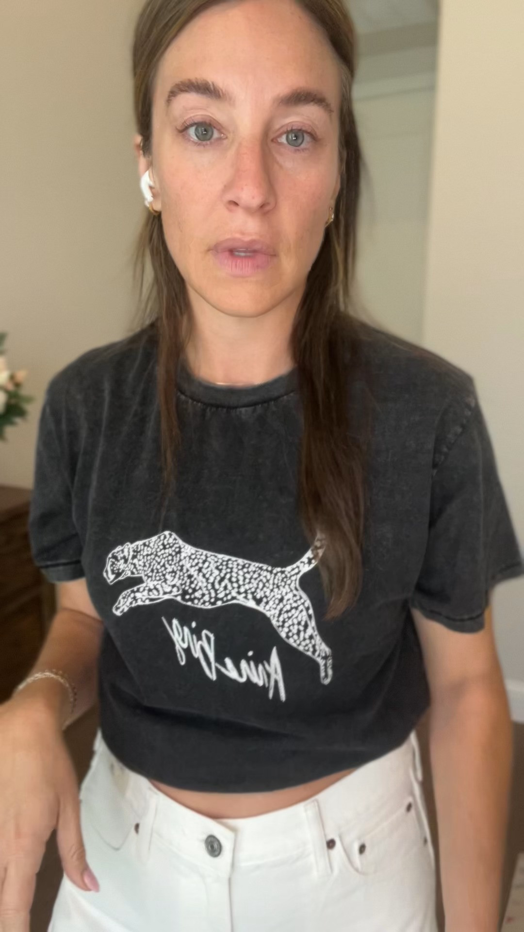 Barrel jeans: the unexpected silhouette that somehow works with everything. Comfy, cool, and officially on repeat. 👖✨ 

 #LTKSaleAlert #LTKFindsUnder100 #LTKStyleTip