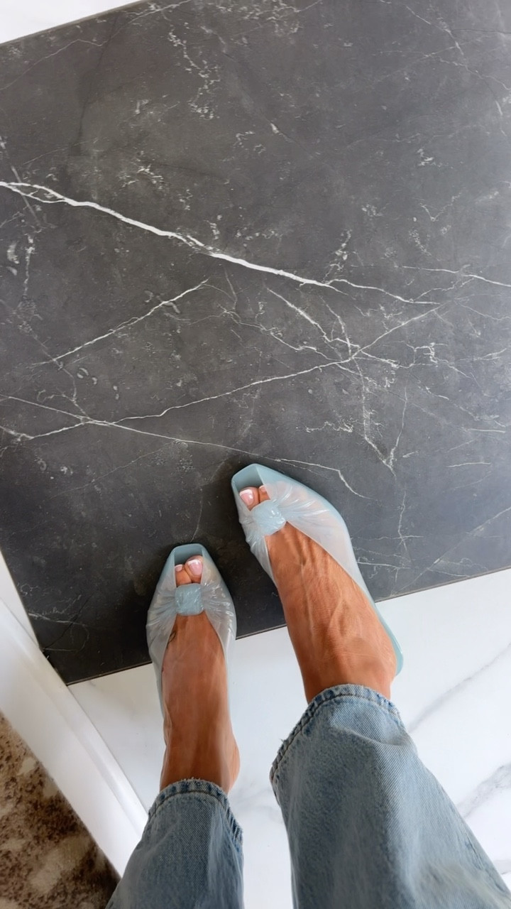 Cinderella jelly shoe 💎✨ goes with everything.. super comfy and bougie 😜 not everyone will love .. but for my girls who love .. you need 🥰