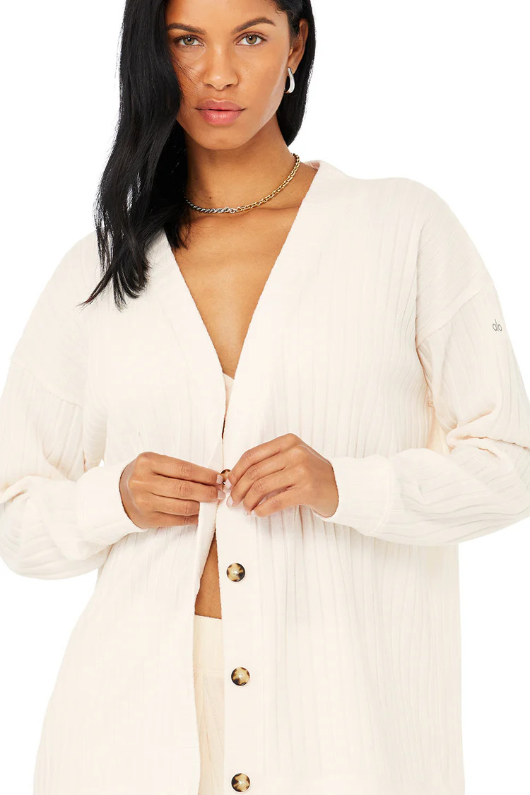 Extra long silhouette
Dropped shoulders & slouchy fit
Model is 5’10”, with a 33” bust, 24... | Alo Yoga (US)