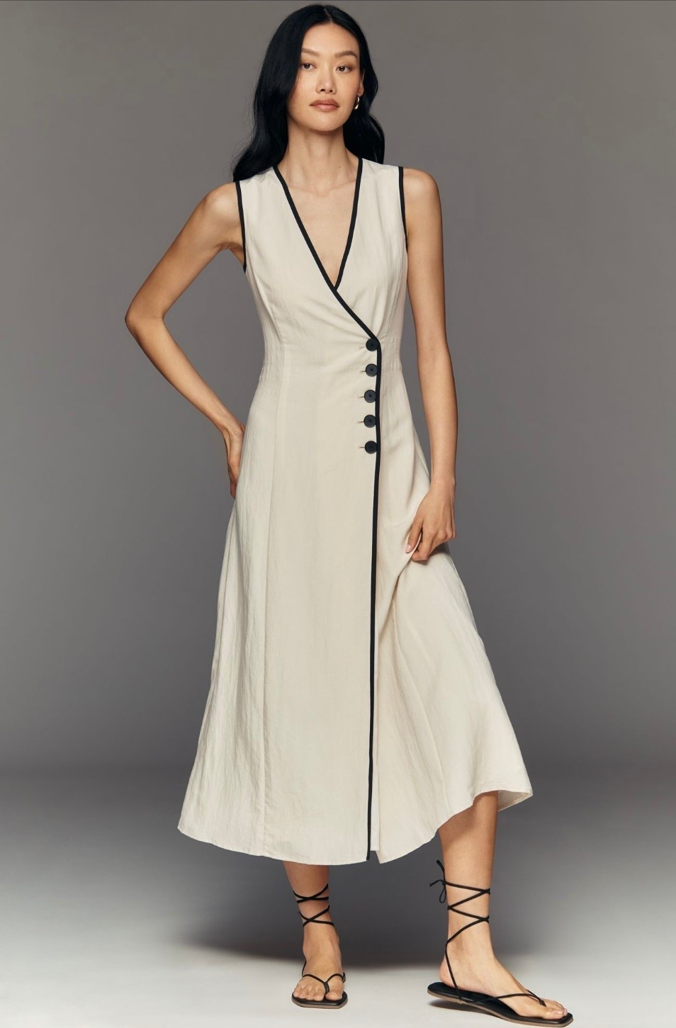 Such a pretty 🖤🤍 dress 

#LTKSeasonal #LTKootd