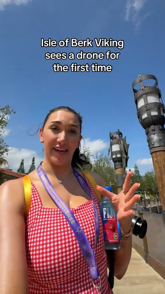 The commitment to the bit is 10/10

#LTKTravel #LTKSeasonal #LTKStyleTip