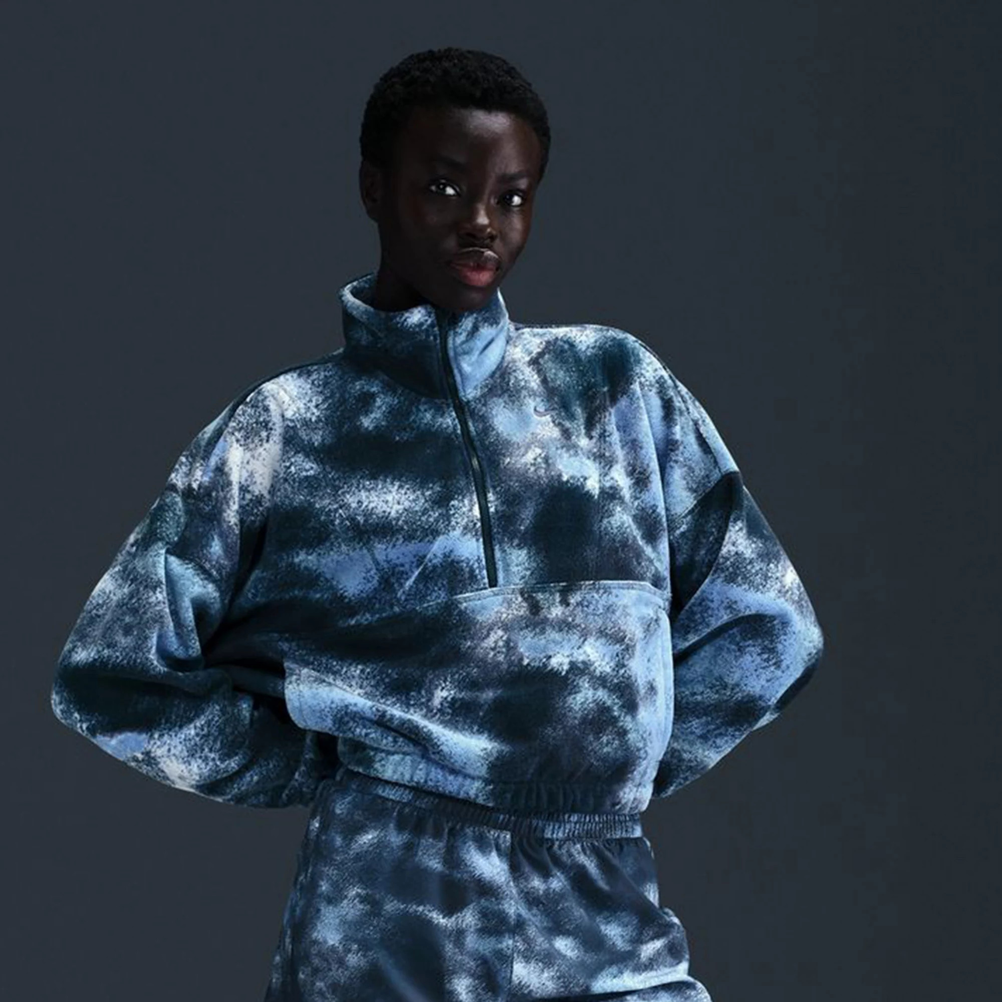 Women's Nike One Therma-FIT Oversized Half-Zip Fleece Printed Top | Kohl's