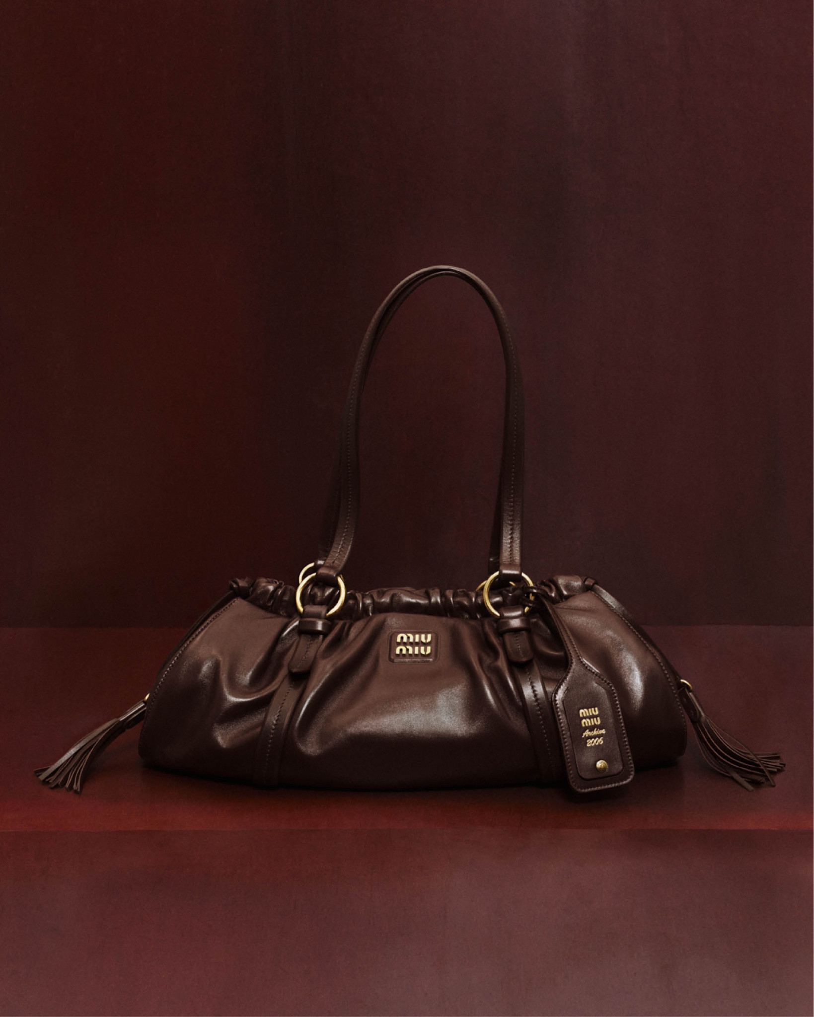 the miu miu joie bag — the perfect shade of brown for autumn 🍂 

this bag is also available in black which i’ve linked to this post!! 💛

i love the gold hardware against the brown also! so chic 💗 #miumiu #ltkbag #ltkbagcrush #highend #highendluxury 

#LTKstyletip #LTKluxury #LTKbag