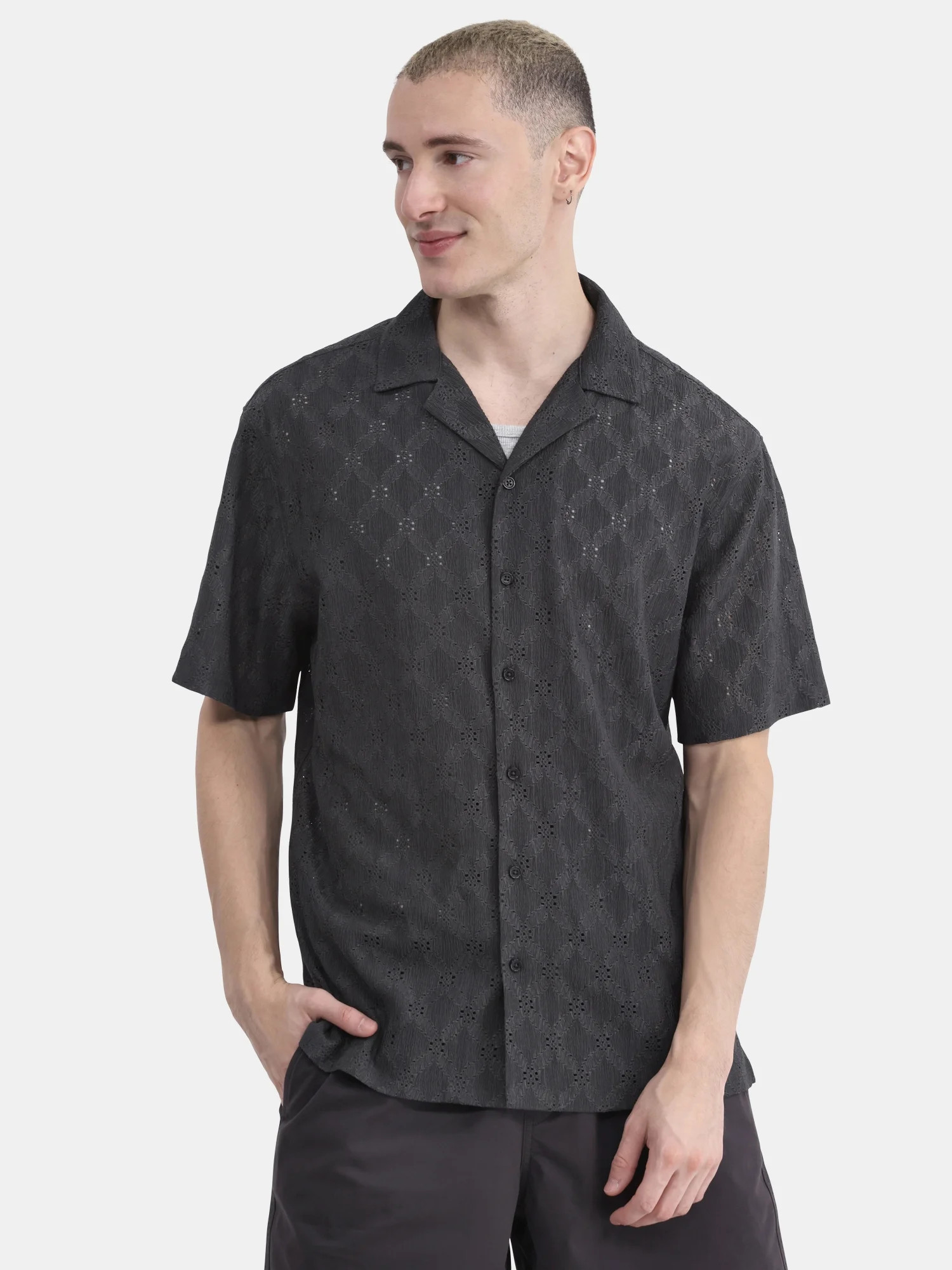 No Boundaries Men's & Big Men's Eyelet Short Sleeve Button Up Shirt, Sizes XS-3XL - Walmart.com | Walmart (US)