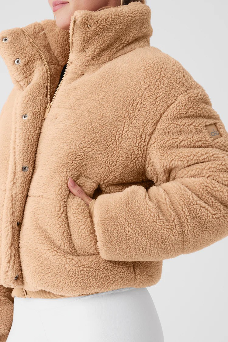 Sherpa Snow Angel Puffer | Alo Yoga (US)