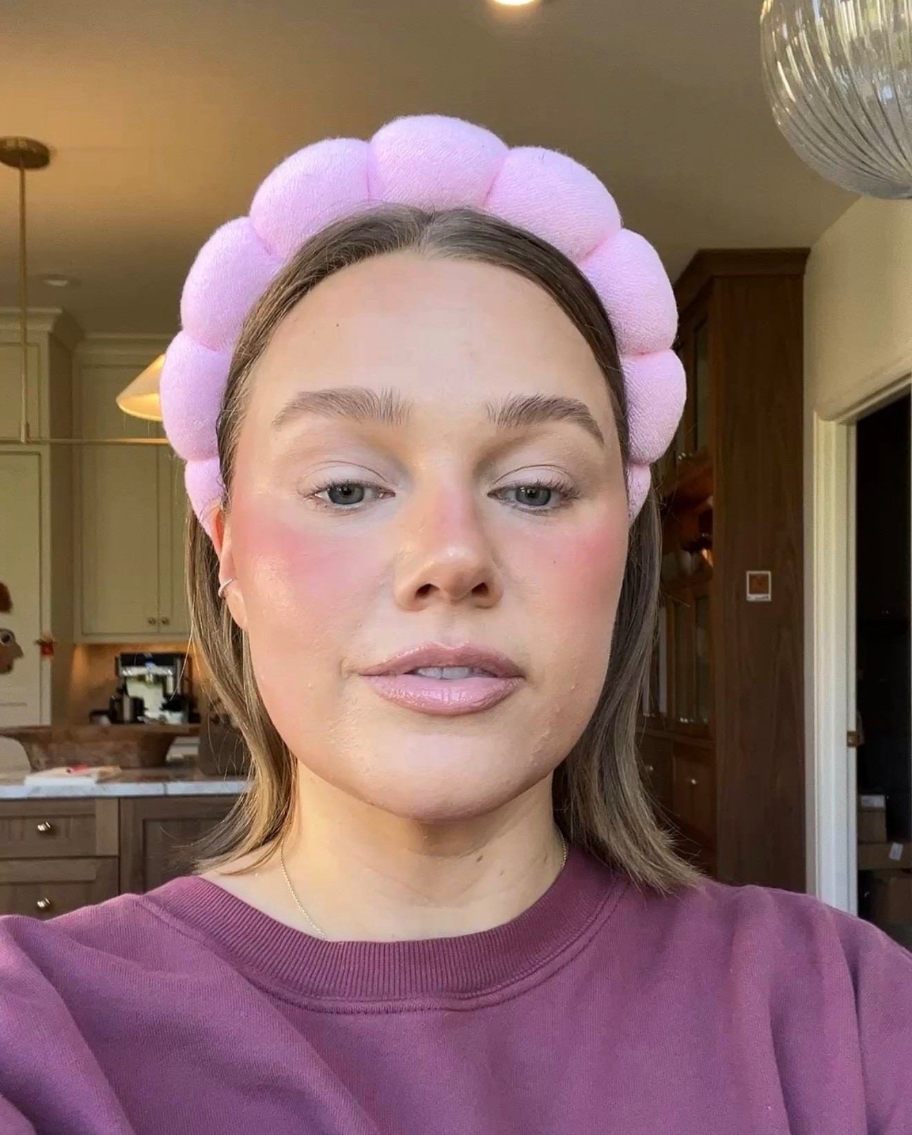 Concealer: L2
Bronzer: Truffle
Blush: Berry Glow
Liner: Biscuit
Gloss: Nana
Highlight: Nectar


#makeup #freshmakeup #blush 