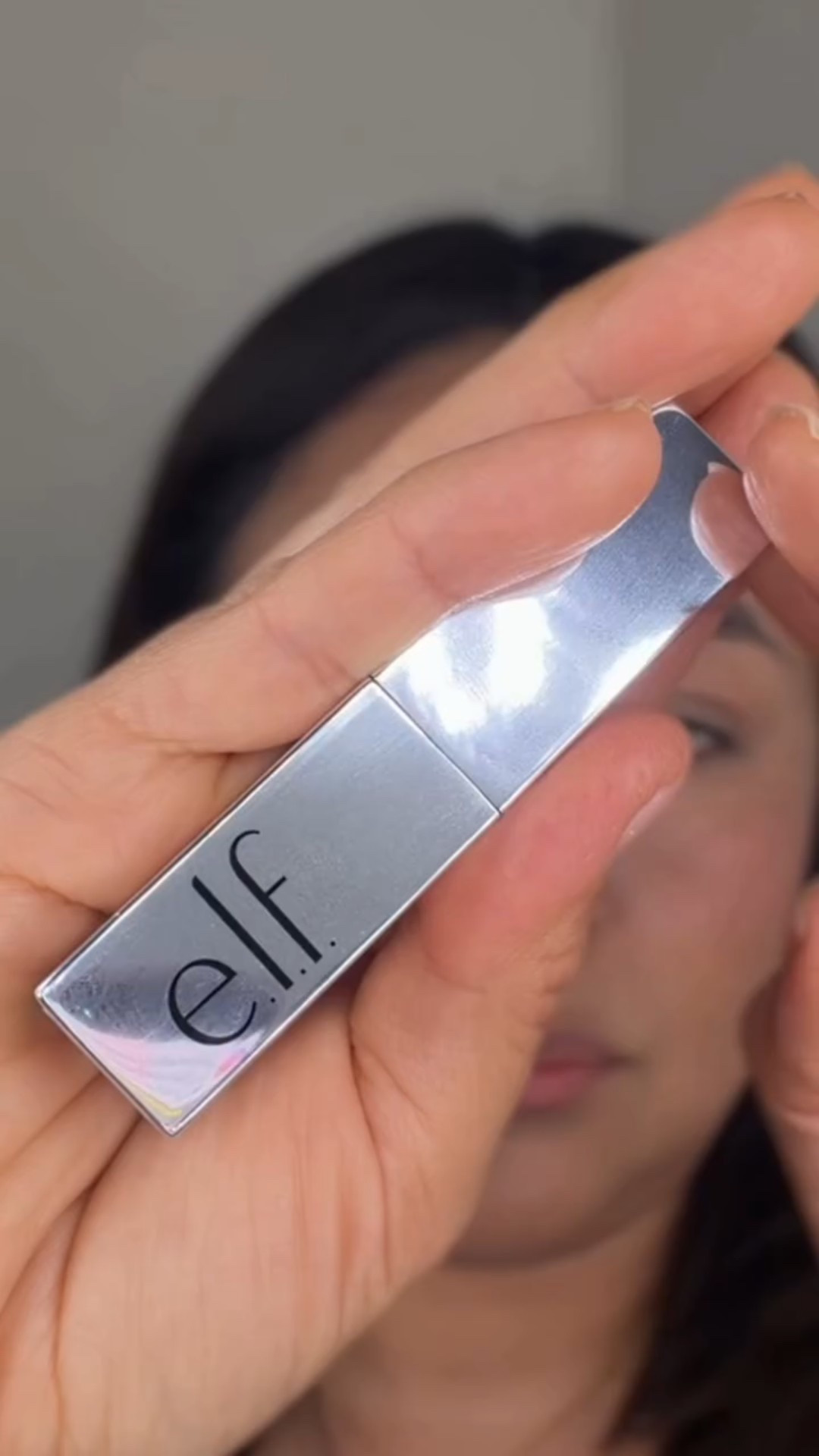 I didn’t know I needed it until I tried it 🫶
This Glow Reviver Slipstick from @elfcosmetics feels like a lip oil but in stick form: smooth, non-sticky, and leaves lips moisturized with a natural shine.

#elfcosmetics