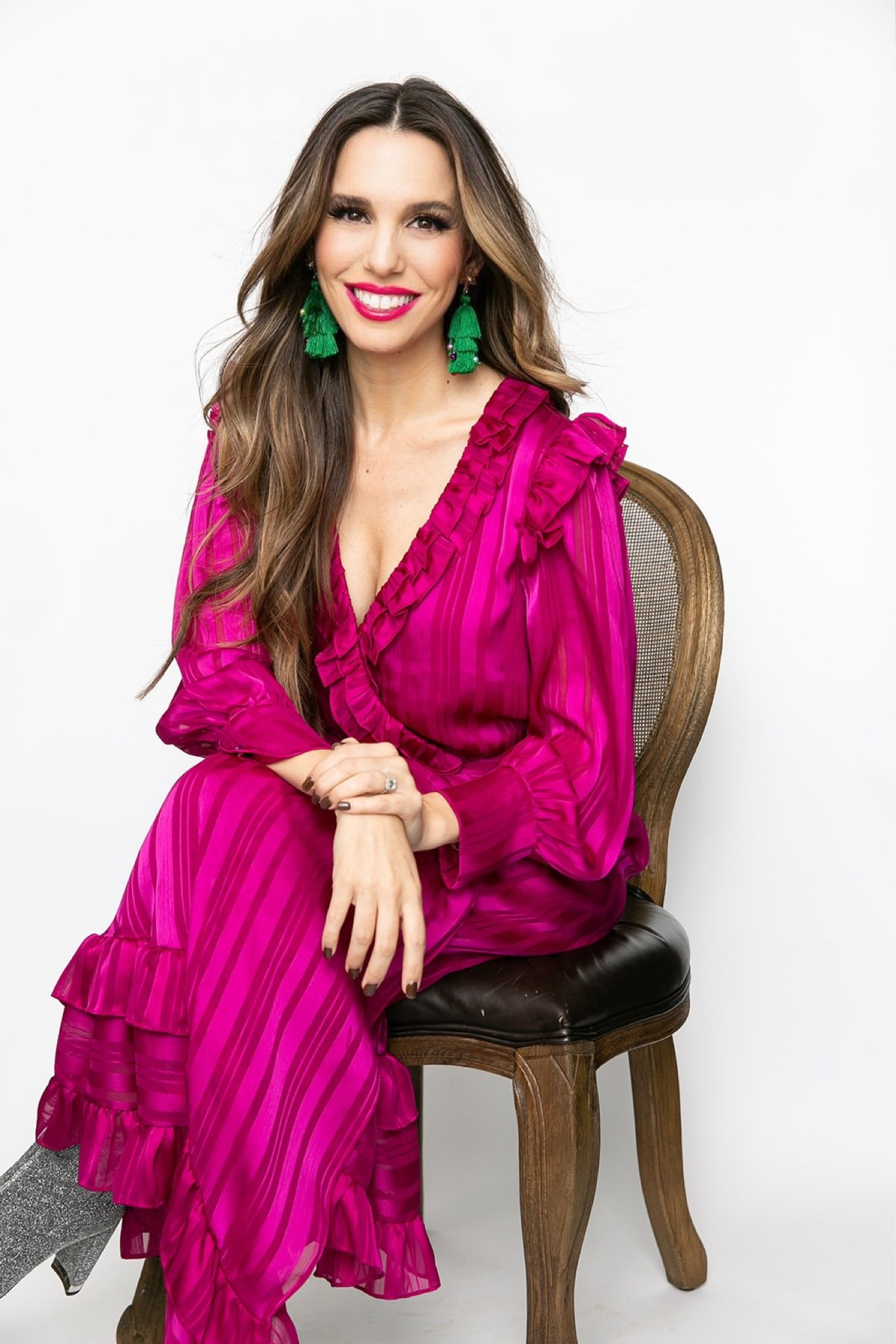 Can I get a little commotion for this pink ruffle dress? Cos I think I just slayed the whole shoot with this one! Also wore these green boho earrings to add some texture to the look.
#celebritystyle #photoshoot #fashioninspo #formalwear

#LTKSeasonal #LTKFindsUnder100 #LTKStyleTip