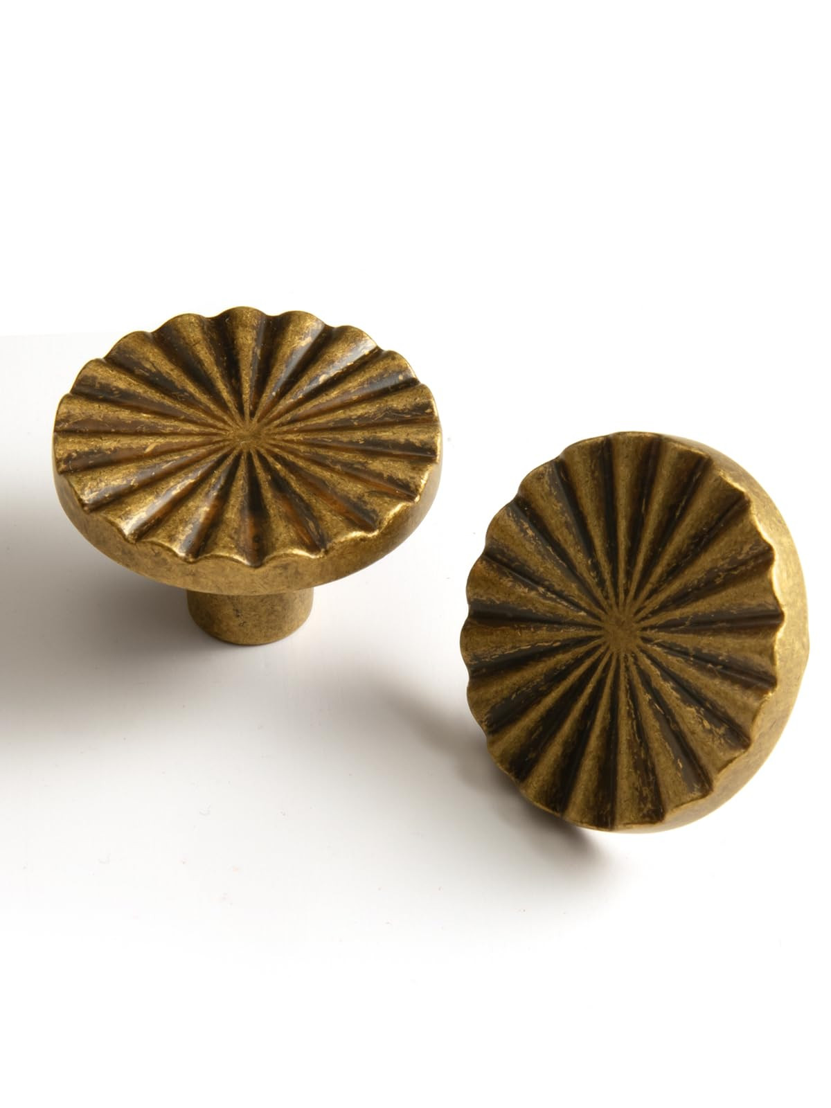 Antique Brass Cabinet Knobs Classic Vintage Flat Drawer Pulls Zinc Alloy Drawer Knobs Stylish Des... | Amazon (US)