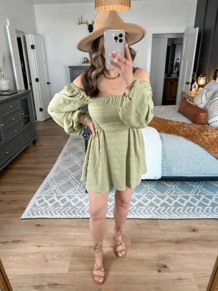 Winery Outfit Inspo 🤍

Dress — small 

winery outfits | winery style | what to wear to a winery | summer outfit | spring outfit | lime green dress | amazon mini dress | strappy sandals | girly outfit



#LTKFindsUnder50 #LTKShoeCrush #LTKFindsUnder100