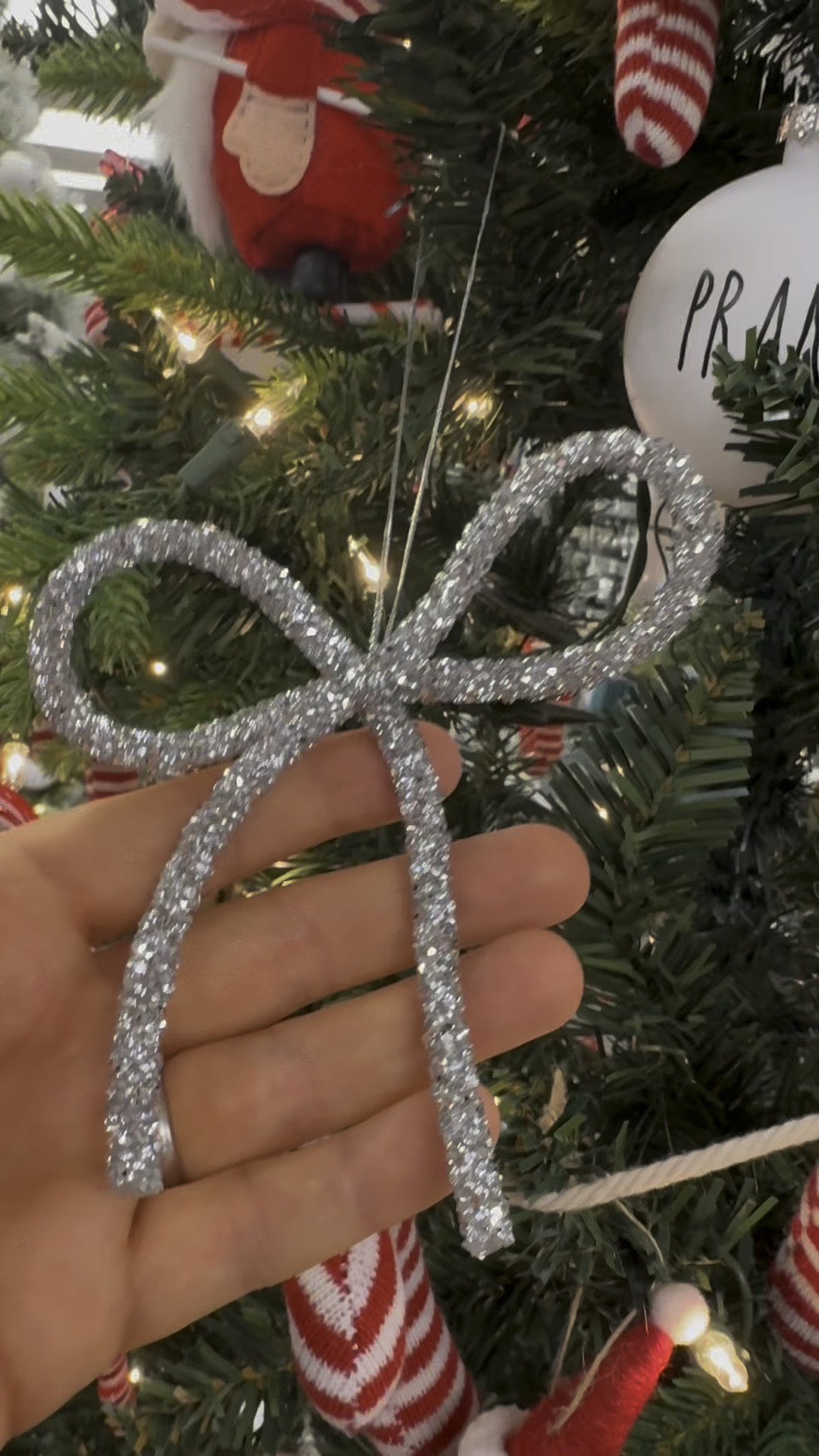 Christmas Bows 🎄🎀

#LTKHoliday #LTKHome