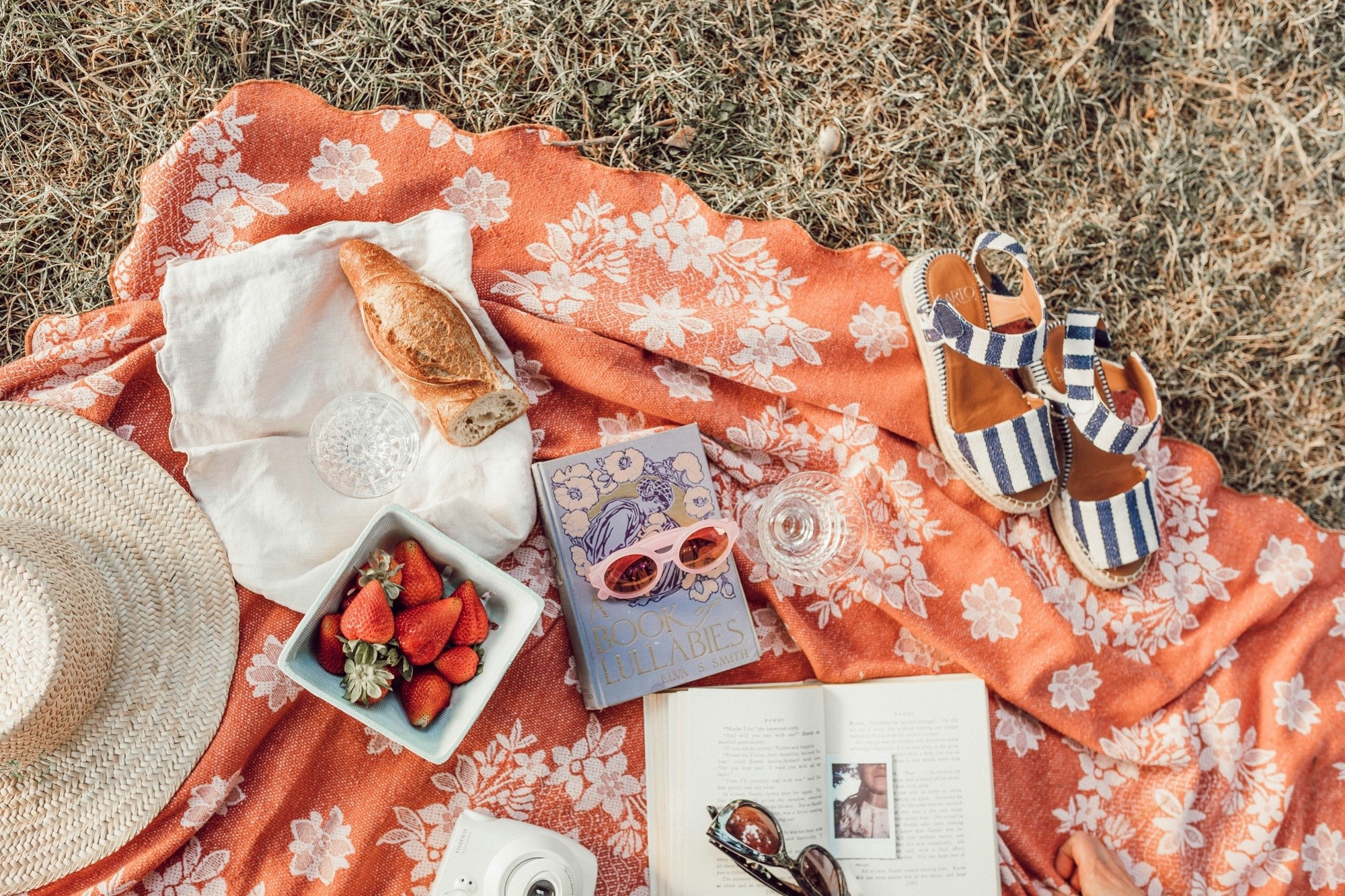 10 Uplifting Summer Reads to Brighten Your Mood

#LTKSeasonal #LTKFindsUnder50