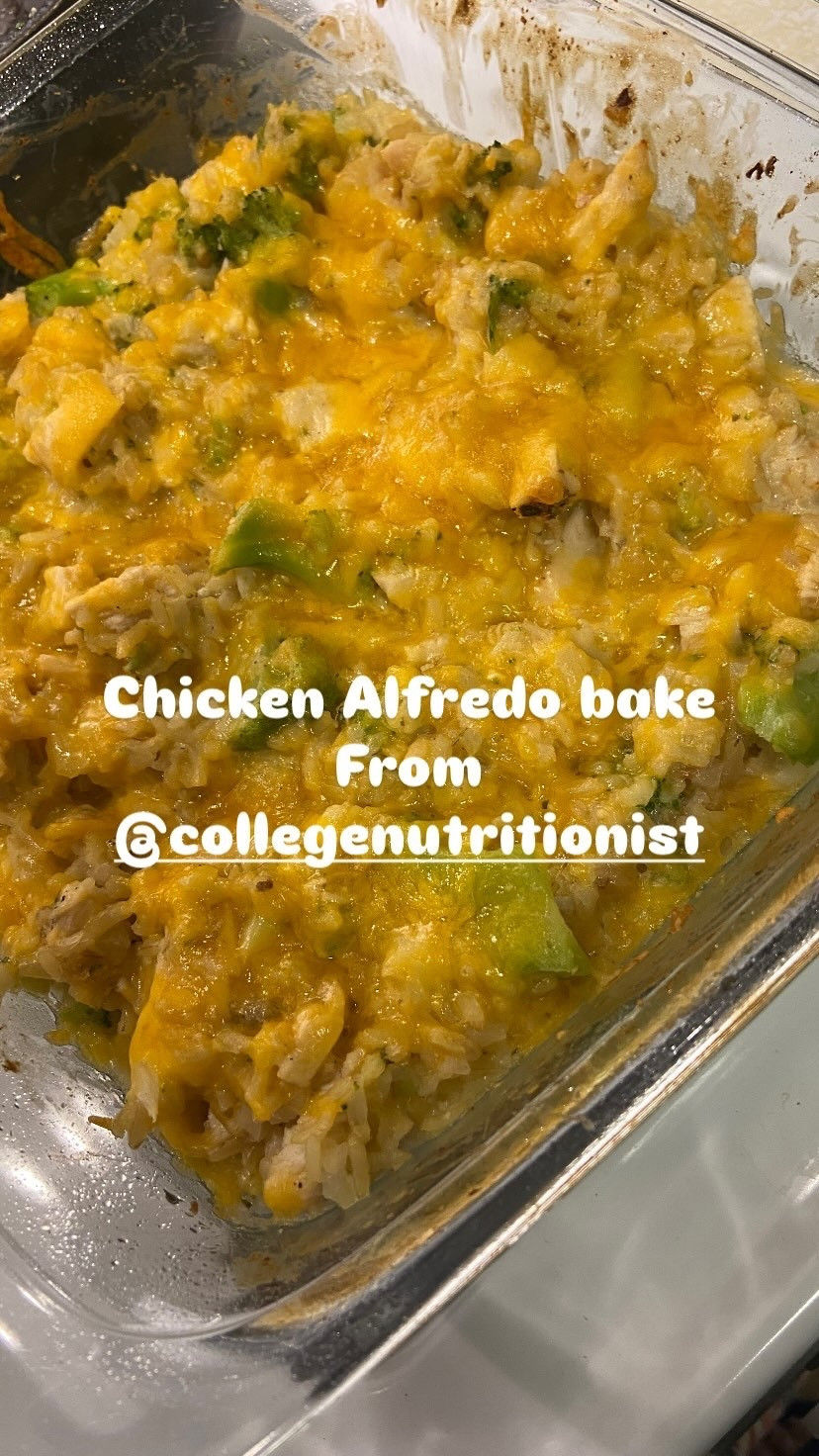 Chicken Alfredo bake
From @collegenutritionist


#lowcarb #familydinner #recipeideas 

#LTKfoodie