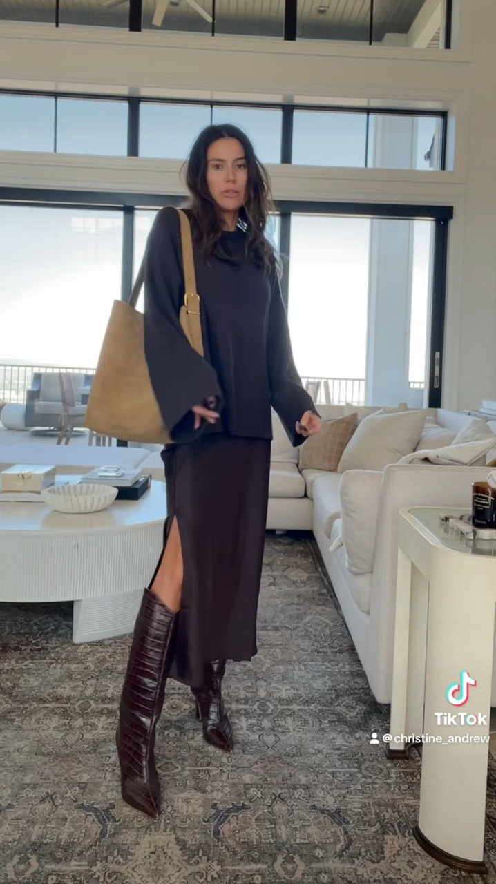 Fall Madewell haul! 🛍️ Madewell has SO many amazing staple pieces for fall right now!  Obsessed with my new straight leg jeans (40% off right now with code: FALLFAVES!!) and suede bucket tote. And these suede booties are SO good 🤩
First pair of jeans- 90s straight 
2nd pair - wide leg 

Madewell, Madewell haul, shopping haul, fall denim, Madewell jeans, straight jeans, wide leg jeans, white tee, boxy tee, oversized tee, brown belt, suede boots, satin skirt, slip skirt, maxi skirt, brown skirt, chocolate brown outfit, fall outfit, fall style, fall fashion, teacher outfit, date night outfit, girls night outfit, Christine Andrew 

#LTKVideo #LTKSeasonal #LTKStyleTip