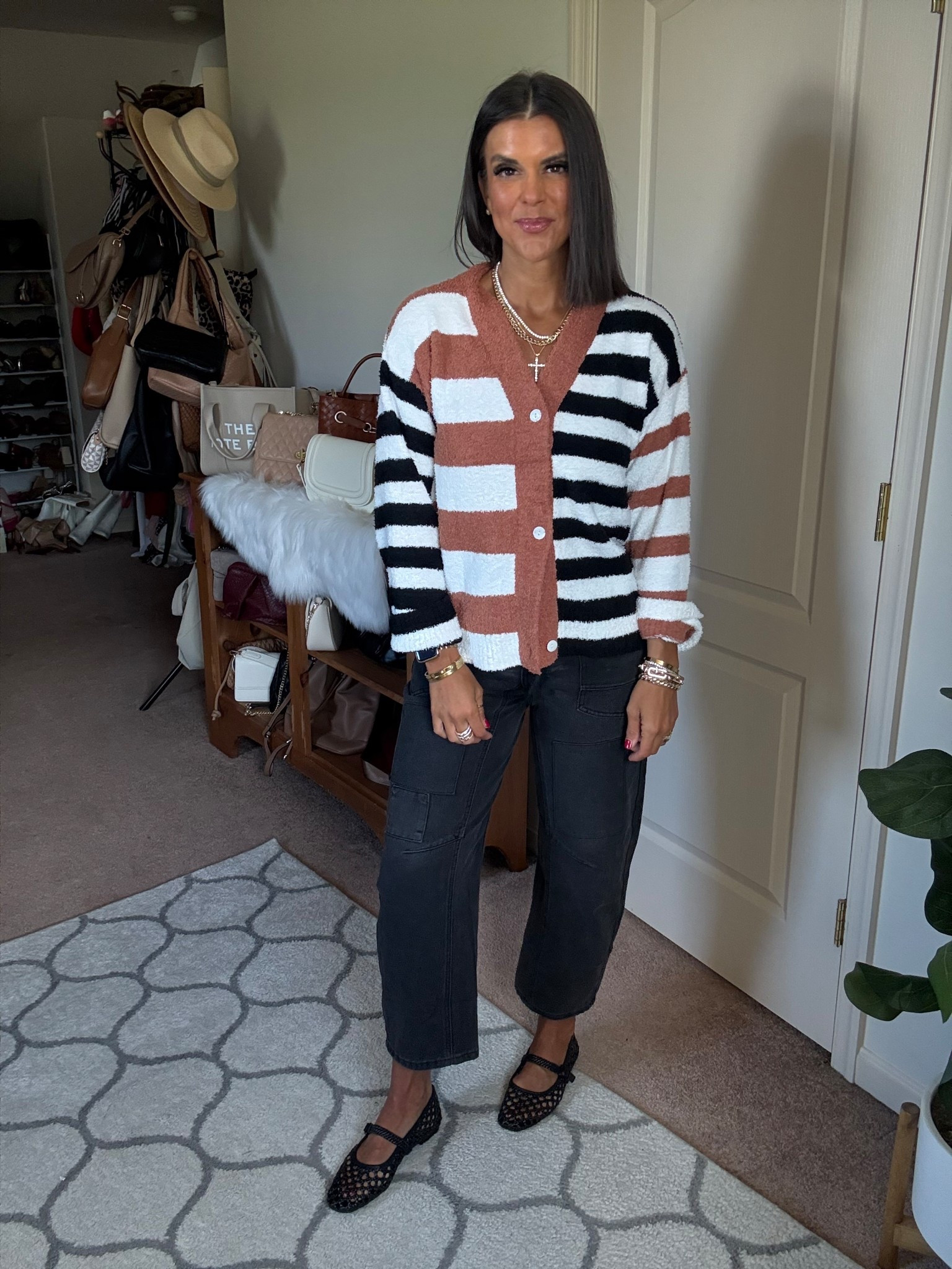 Size small in sweater size 2 in jeans 

#LTKSeasonal #LTKFindsUnder100