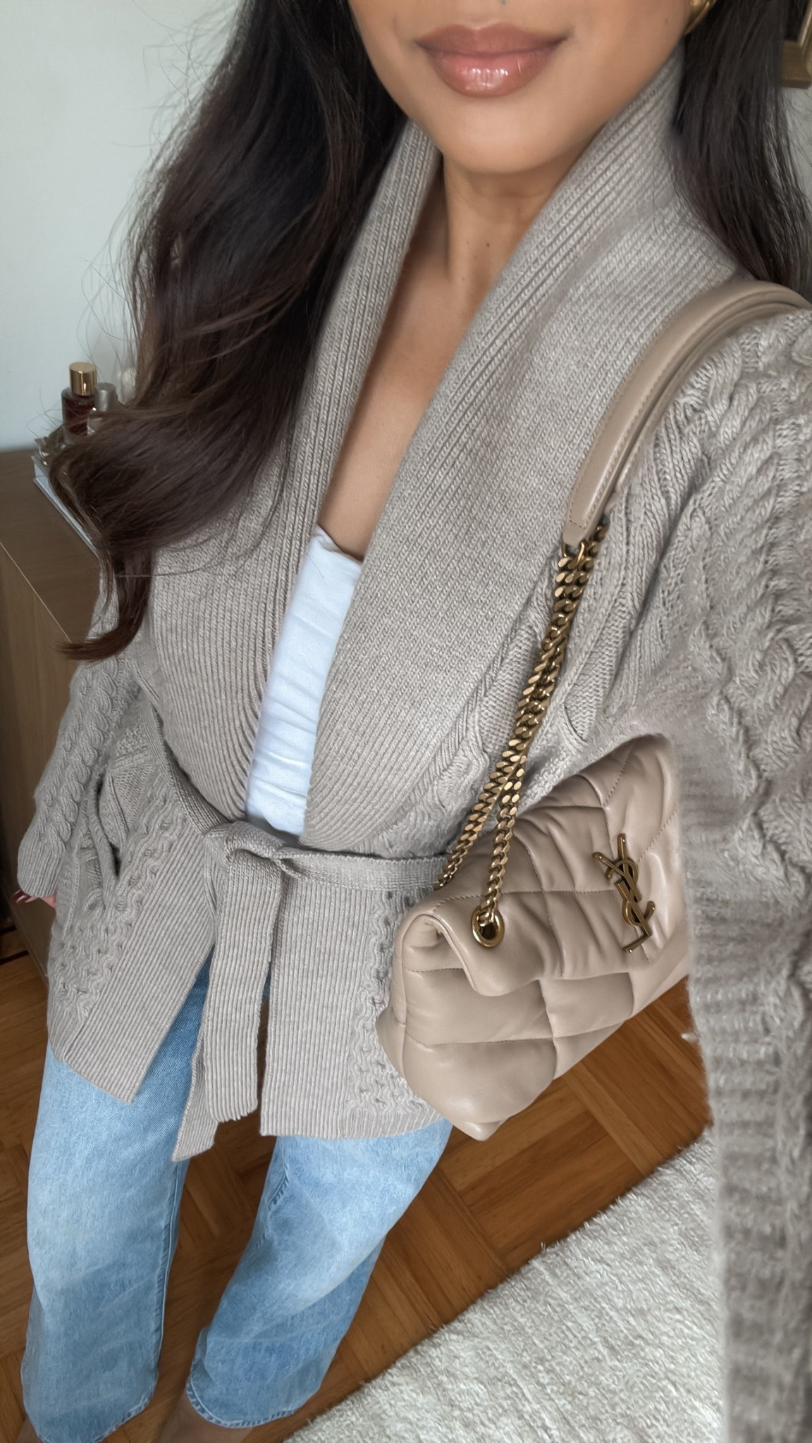 This would be such a cute Thanksgiving outfit!! 

Lip combo:

Lipliner - Sandy Beige
Lipstick - Nude Kate
Lipgloss - N4 East Coast

Bag - dark beige 
Cardigan - tts, xs in heather nomad taupe
Long sleeve - sized up, s
Jeans - tts, 7 years bleu taboo wash, 25 standard length 
Booties - light natural, sized up 1/2 size

#LTKPetite