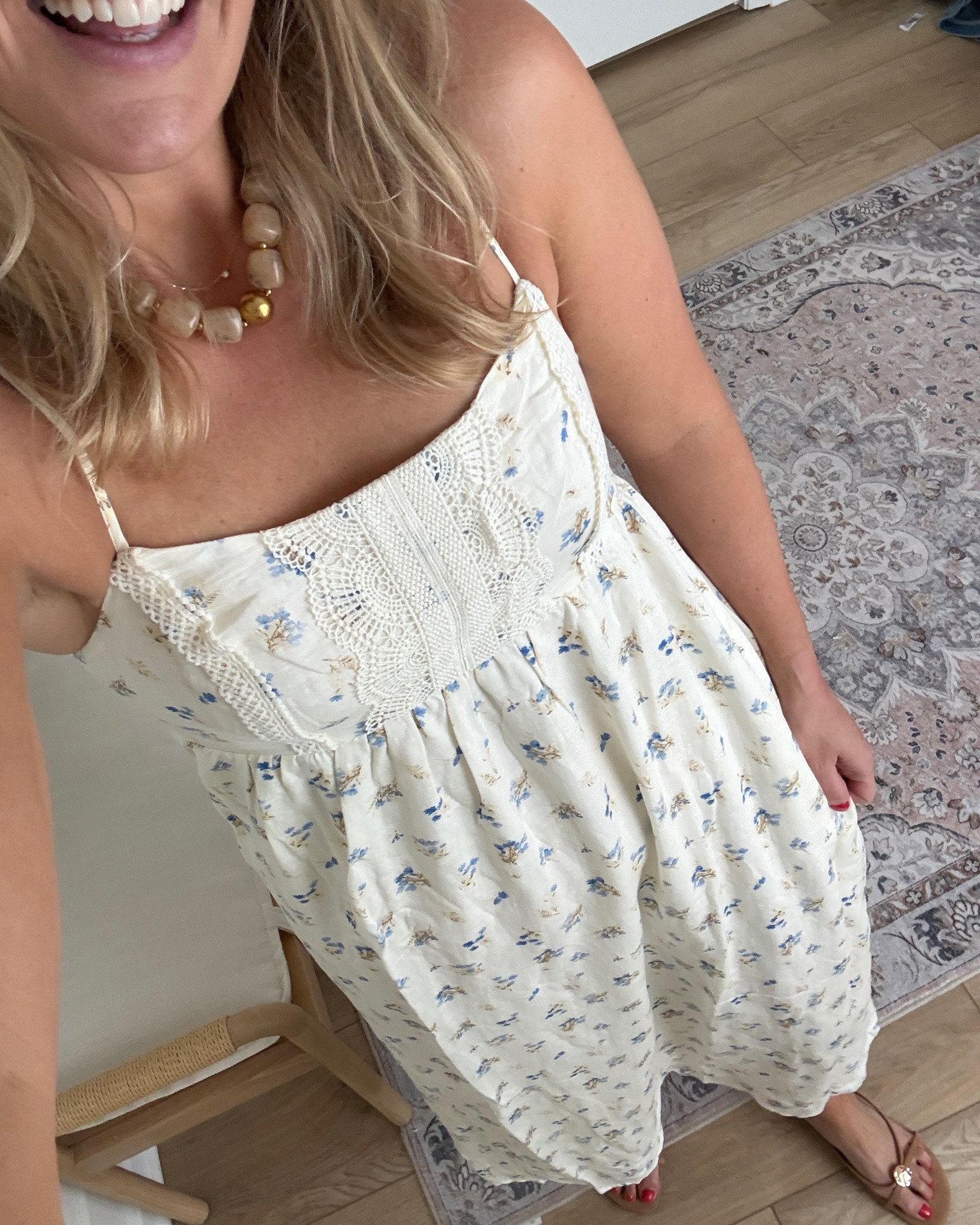 Love the lace details and floral print! Wearing a med