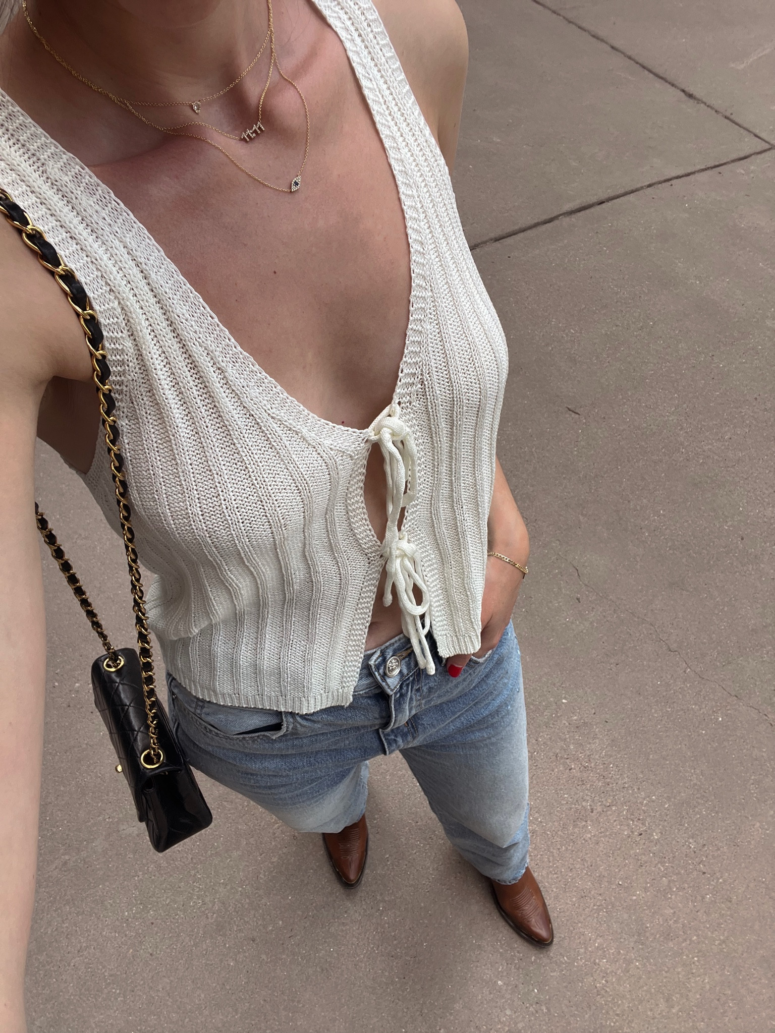 Love a knit top and this one’s on sale!! 🤎 also I recommend sizing up for the jeans they run a little small!
Top- S
Jeans- 27

Cream top, cowboy boots, summer concert outfit, blue jeans, Revolve outfit

#LTKFind #LTKxNSale #LTKtravel