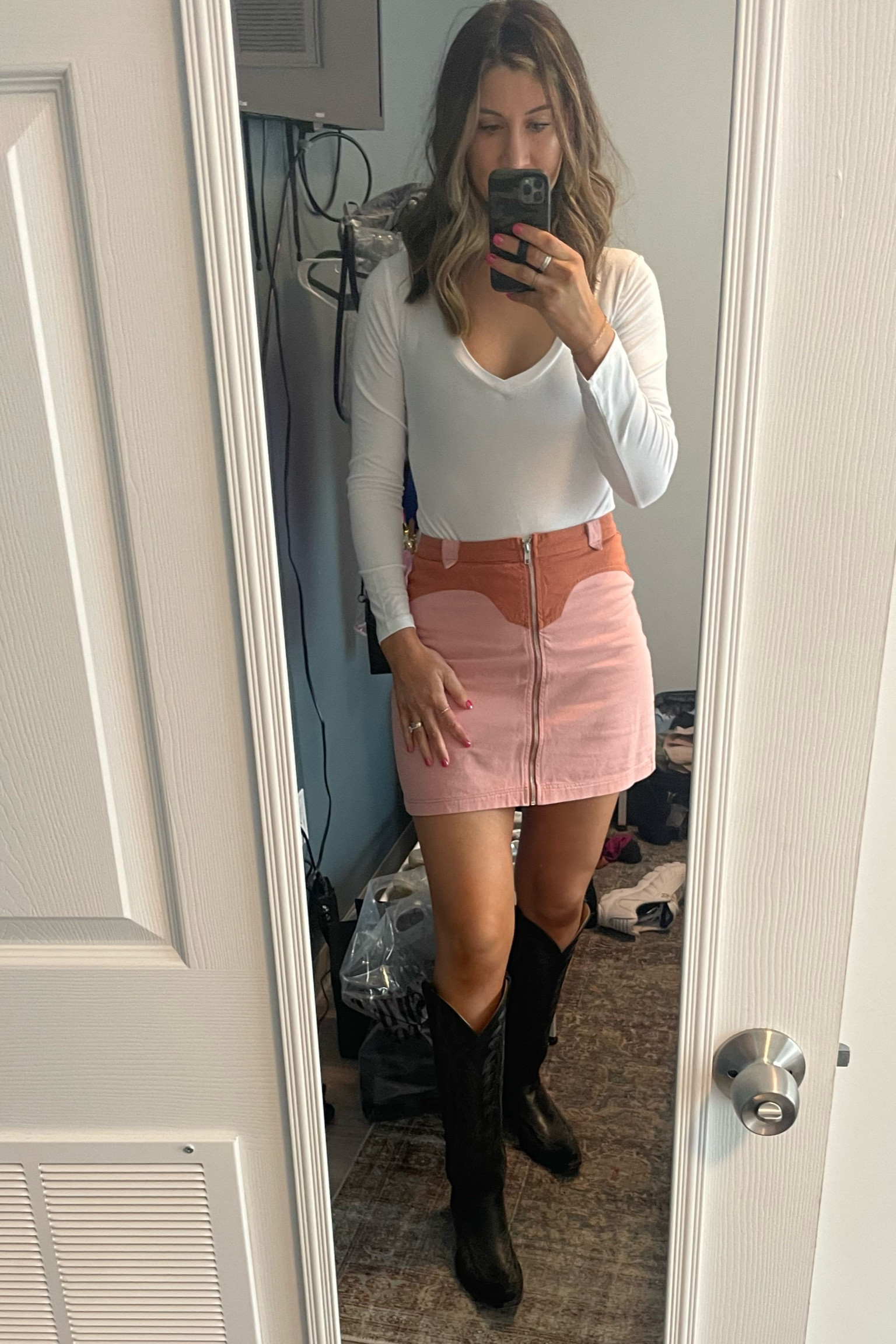 Another #Nashville outfit! Skirt is sold out, but linked a different color. Wearing a large in both!

Nashville outfit, brunch outfit, Amazon, body suit

#LTKstyletip