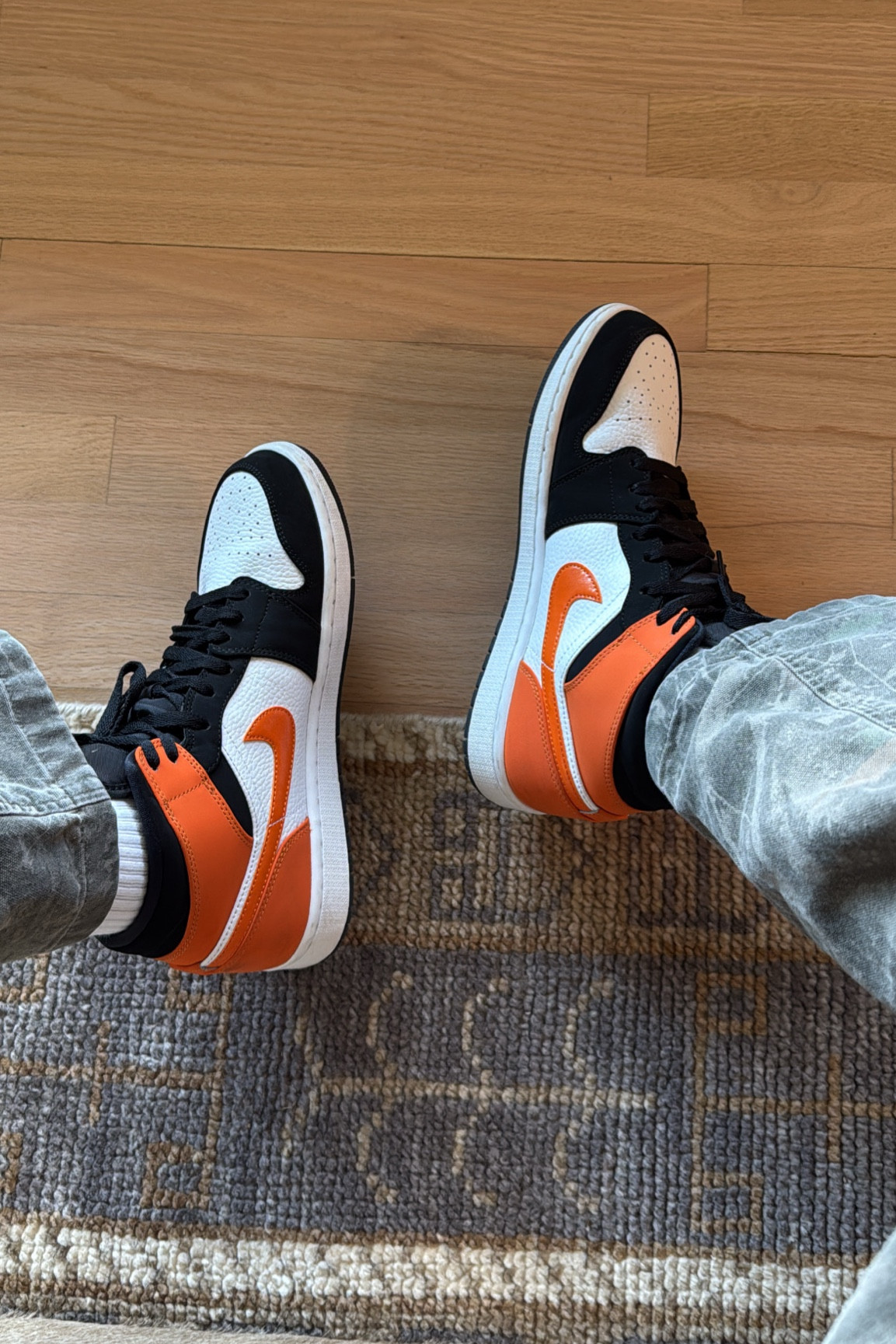 I have to give credit to Brock for letting me borrow his Jordan 1 Mid Shattered Backboard shoes!

#LTKMens #LTKShoeCrush
