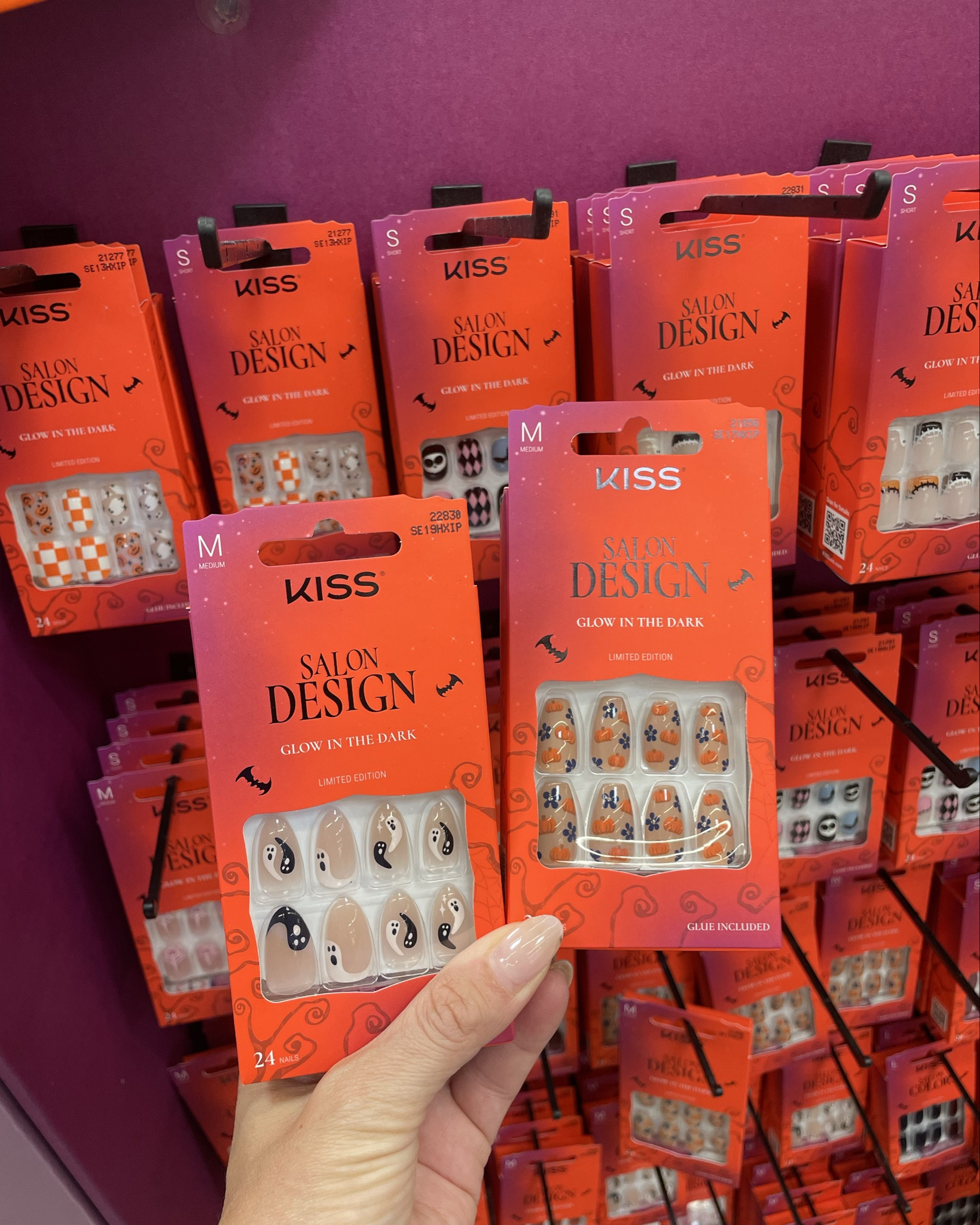 Halloween nails 

#LTKBeauty #LTKParties #LTKSeasonal