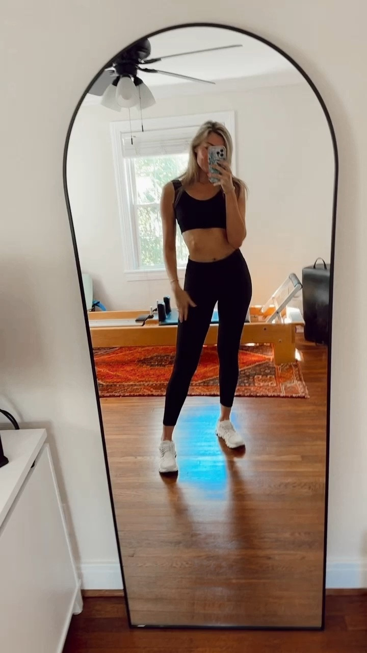 Cute little workout set

#LTKFindsUnder50 #LTKShoeCrush #LTKFitness