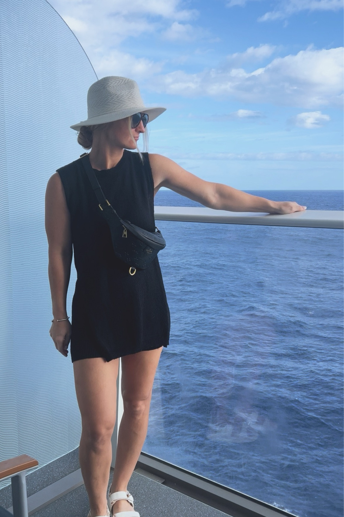 What I’m wearing for a day at Sea on Royal Caribbeans wonder of the seas.  

Wearing a small could have done a medium.  