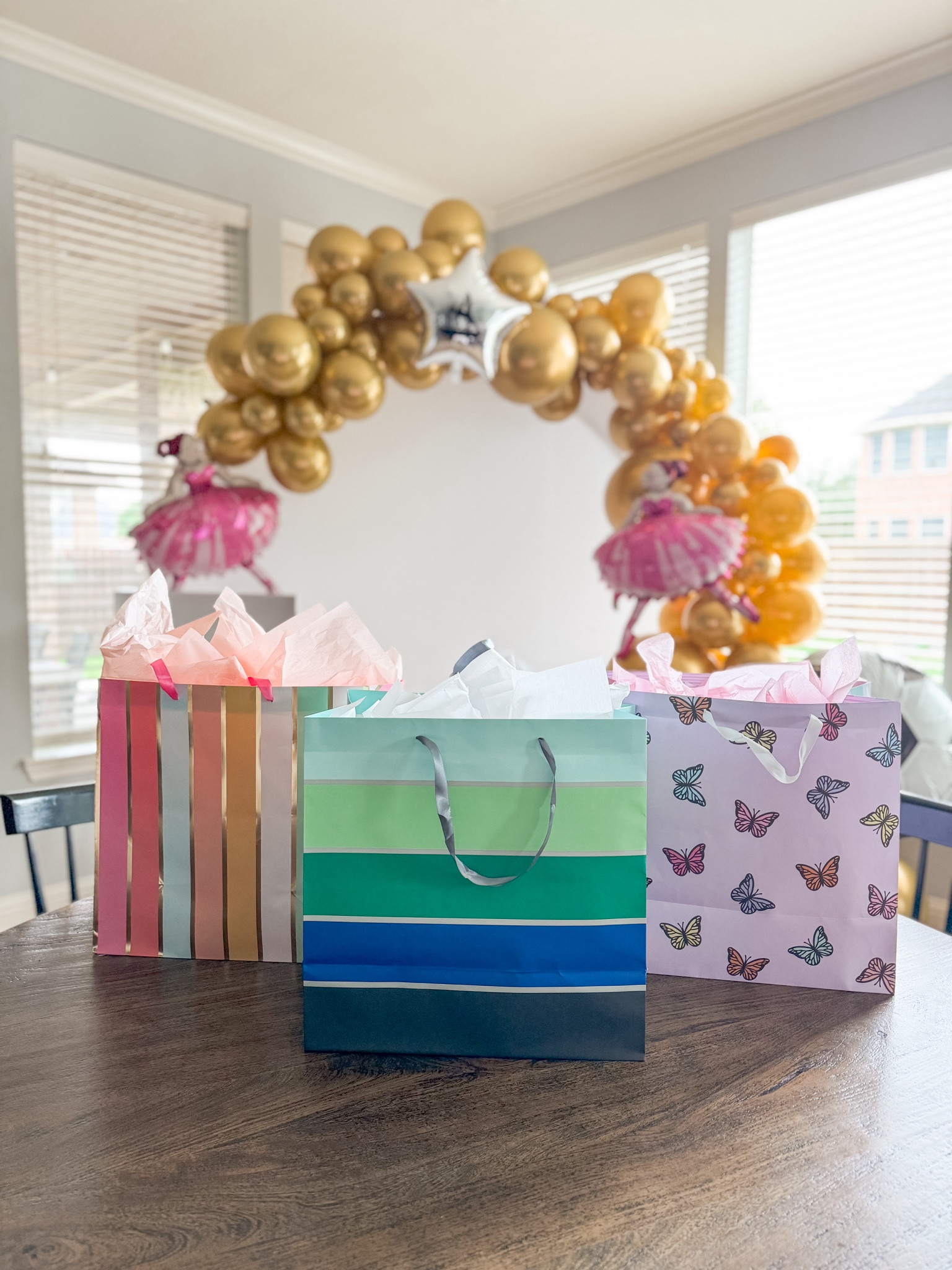 DIY balloon arch supplies 🎉

Balloon arch, balloon arch ring, diy birthday party, kids birthday party 

#LTKparties #LTKkids #LTKhome