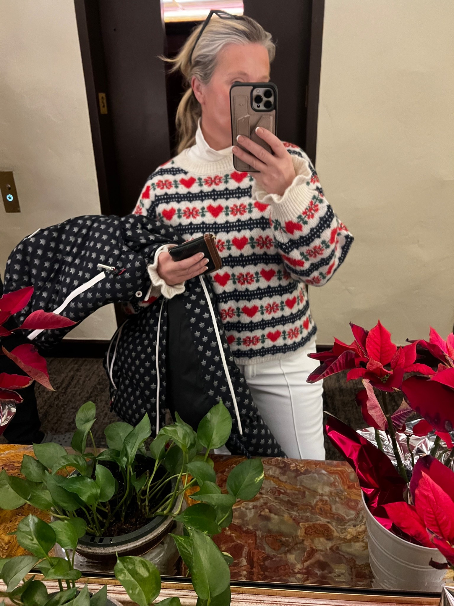  ✨Tap the bell, save and ❤️ for over 40 fashion, midlife style, midsize fashion and luxury looks for less. 


Typical Colorado mountain outfit

⬇️Sizing information:
Large in sweater (size up if in between sizes.)

👑"Helping you look good, feel good!" - Lindsey Denver


Follow my LTK @Over40andmidlife on the @shop.LTK app to view this post and get my exclusive app-only content!

#liketkit 
@shop.ltk
https://liketk.it/5HlF3

#LTKHoliday #LTKMidsize #LTKOver40
