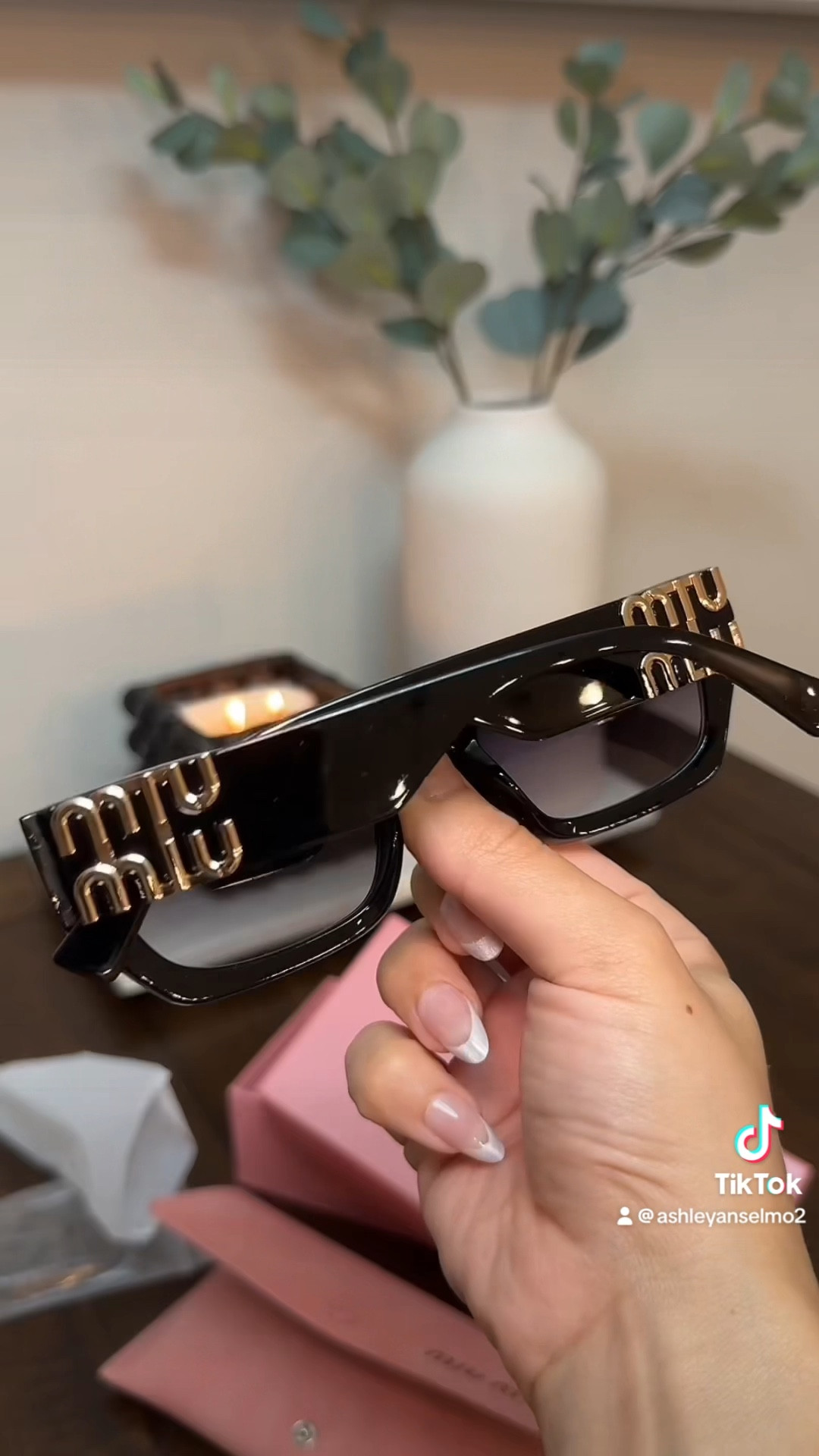 These miumiu sunglasses are a great alternative if you can't afford the real ones! I love the look of them 🤍 

#dhg8 #dhgate #dhgatefinds #dhg8finds #miumiu #sunglasses #miumiusunglasses

#LTKVideo #LTKStyleTip #LTKFindsUnder50